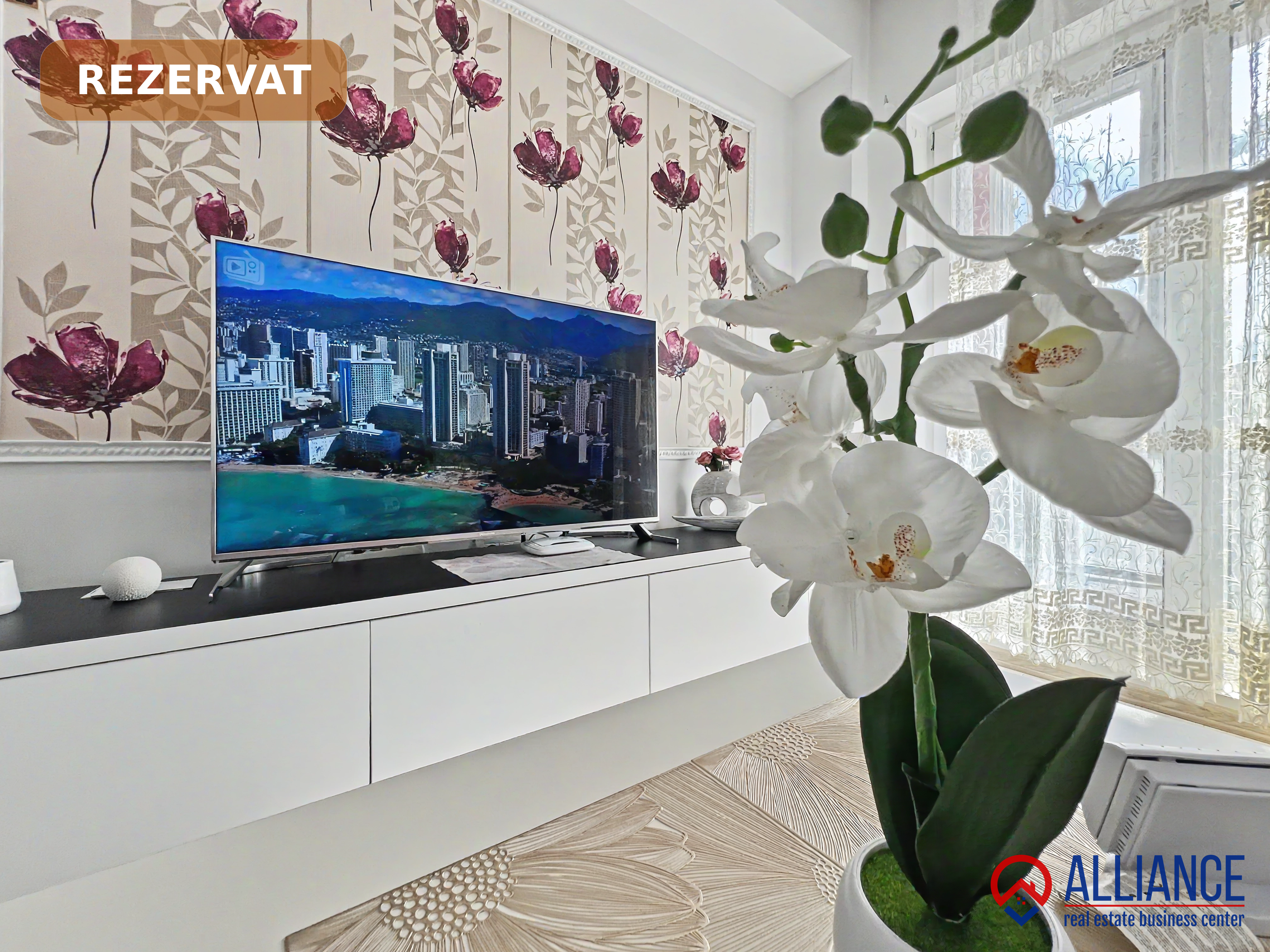 COMPOZITORI- Un apartament luminos, exact unde orașul se mișcă - Imagine principala