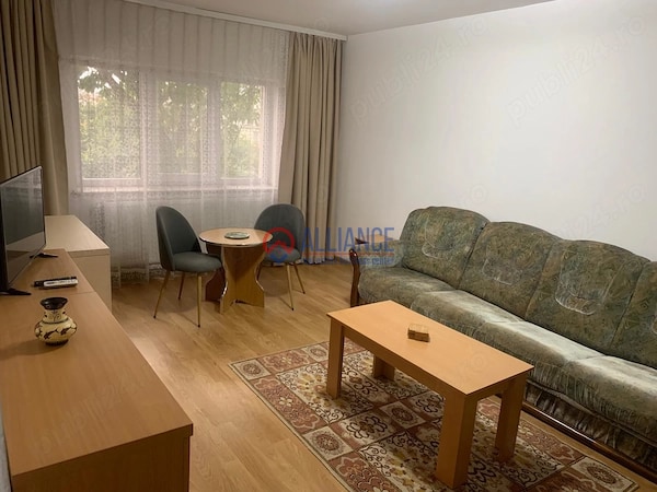 Inchiriez apartament 2 camere, zona Trocadero, 50 mp, centrala proprie - foto 2