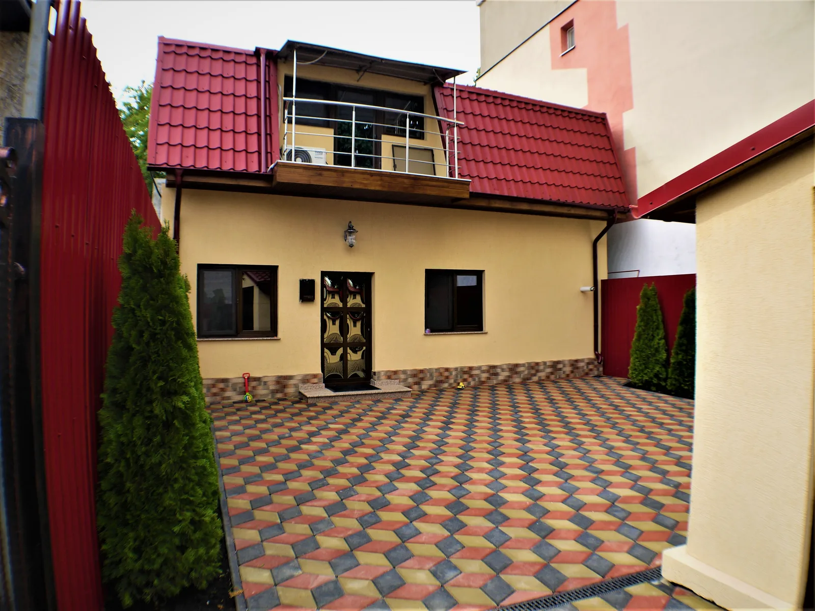 Casa 4 camere, ultracentral Bacau.