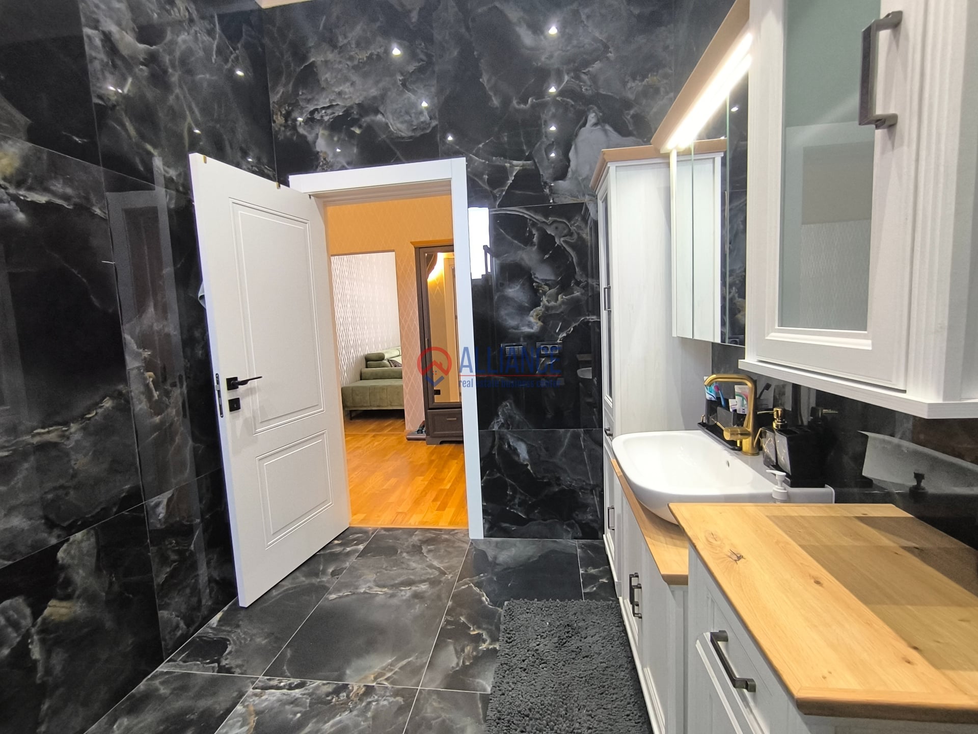 CENTRU HOTEL GRAND- Cladire de birouri emblematica ! - foto 43