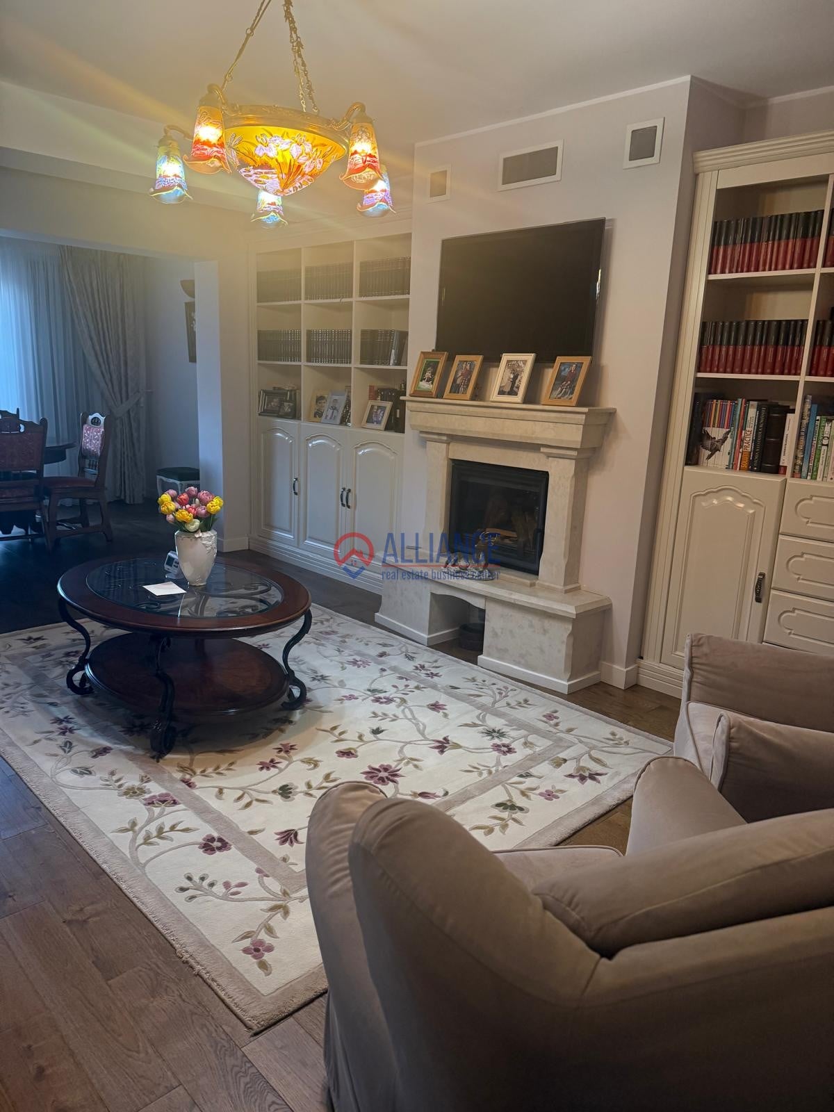Vilă P+1 renovată complet în Cumpăna, teren 800 mp, garaj, șemineu și foișor - foto 9