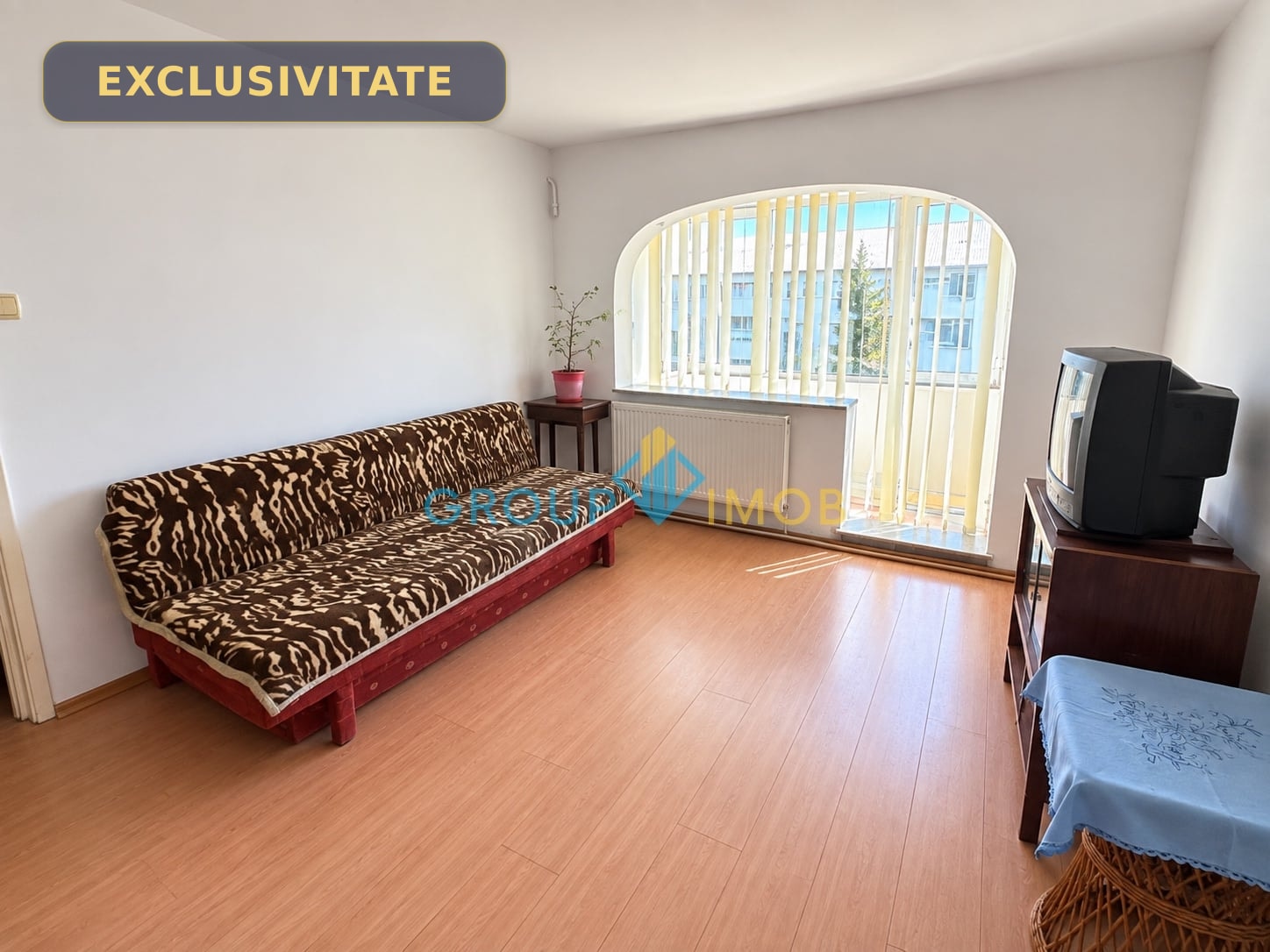 Apartament cu 2 camere, 52 mp, et. 4 cu șarpantă, centrală termică, Cornisa
