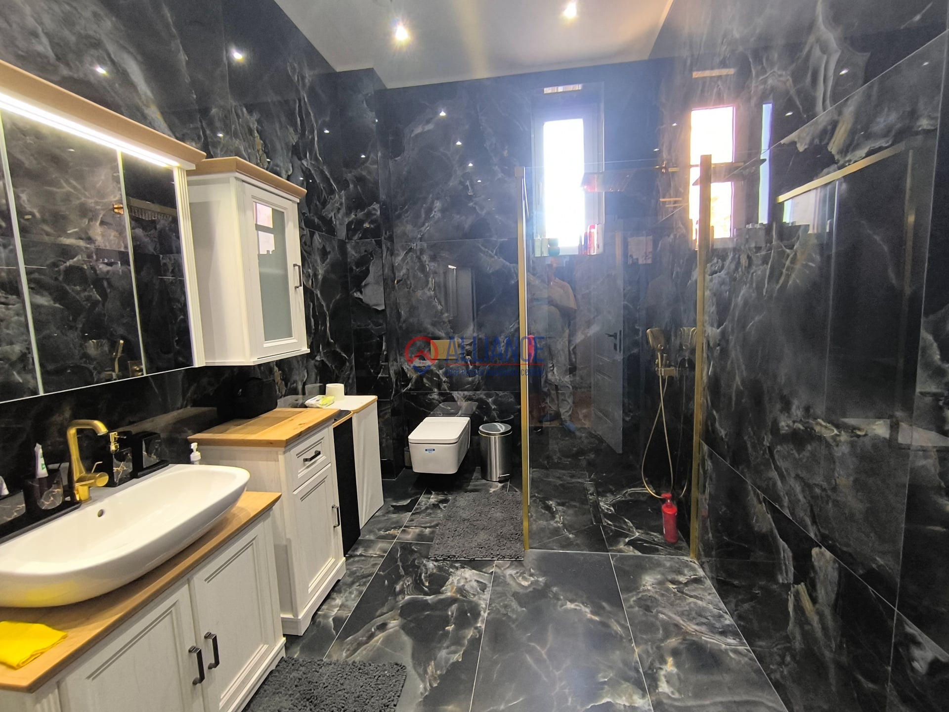 CENTRU HOTEL GRAND- Cladire de birouri emblematica ! - foto 45
