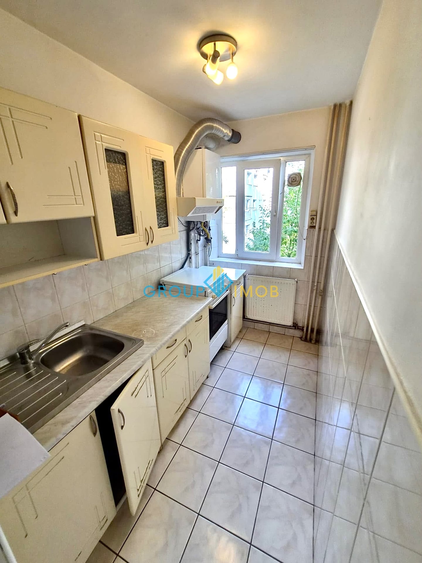 Apartament 3 camere de vânzare – Strada Stadionului, Bacău – Etaj 1 – 53.000 € - foto 7