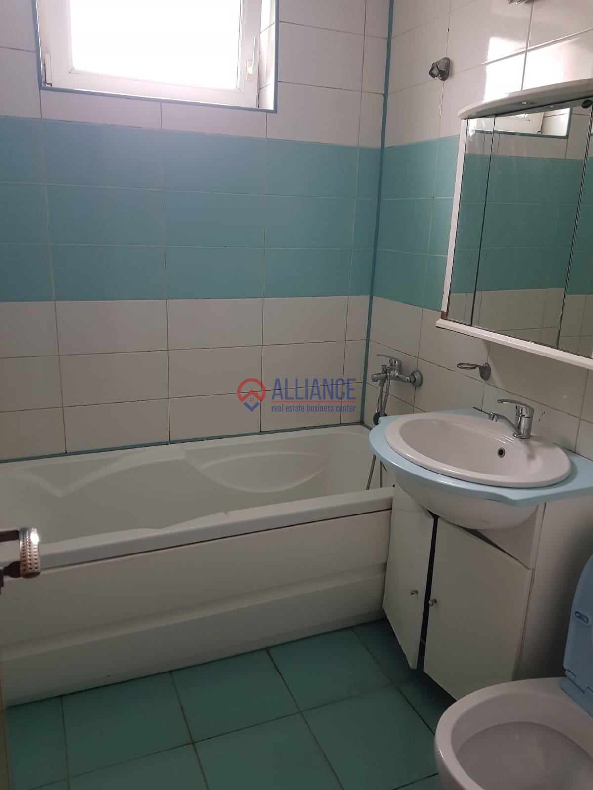 Inchiriez apartament 2 cam, tomis nord - foto 5