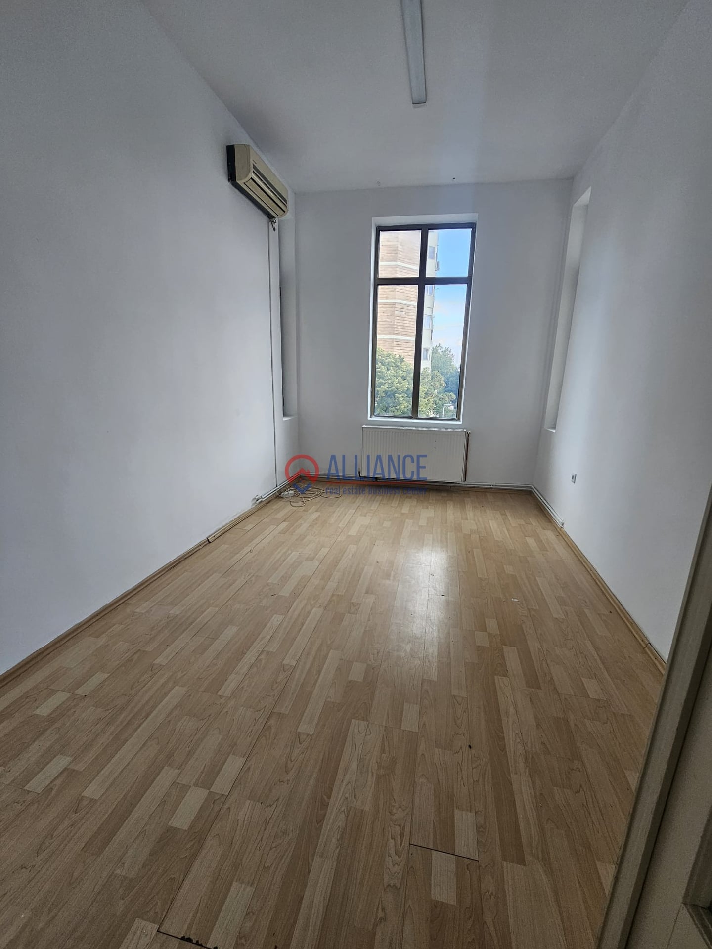 CENTRU - spatiu de birou disponibil imediat! - foto 2