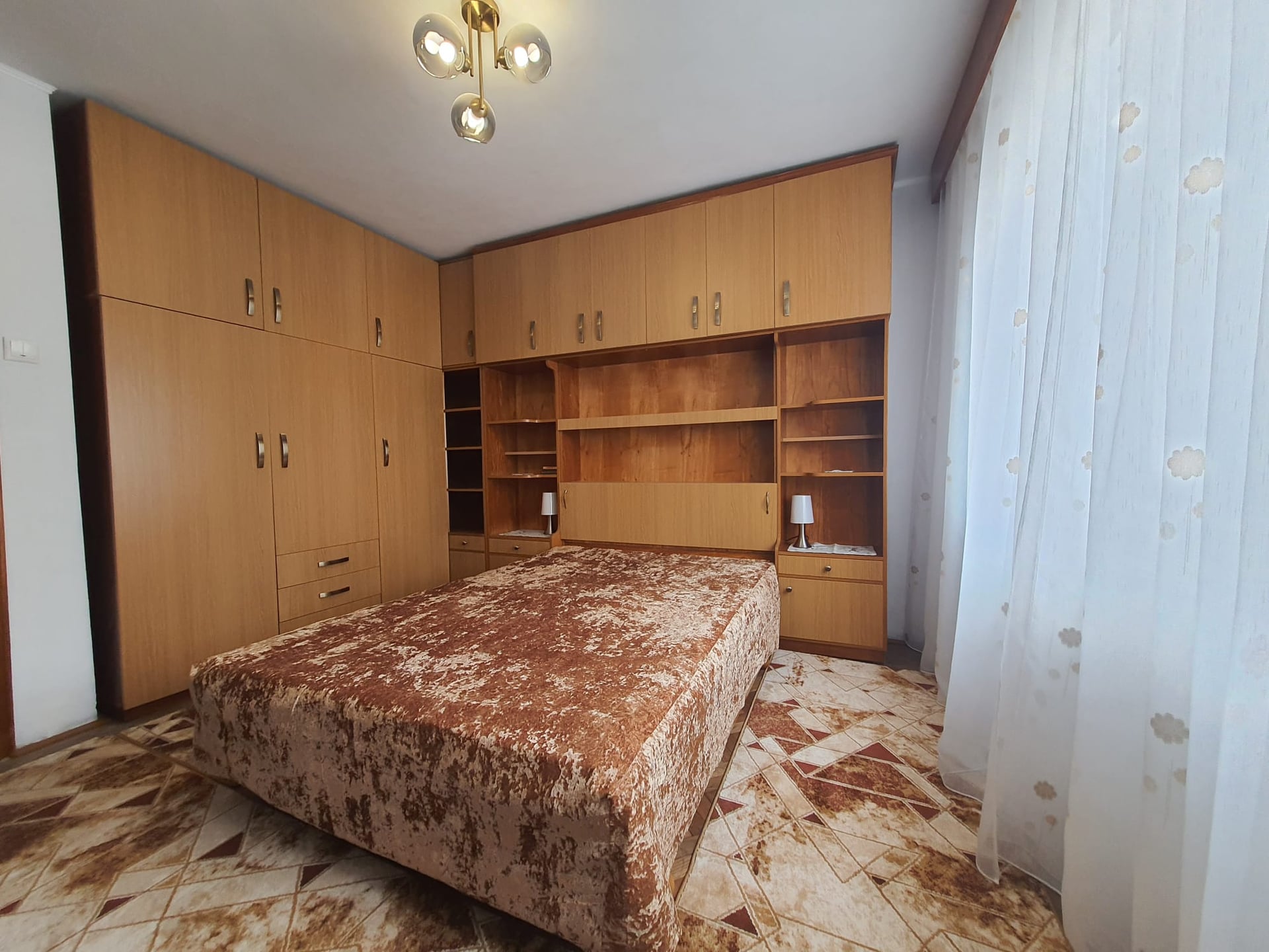 TOMIS NORD-ROVERE-APARTAMENT CU 3 CAMERE CENTRALA GAZE