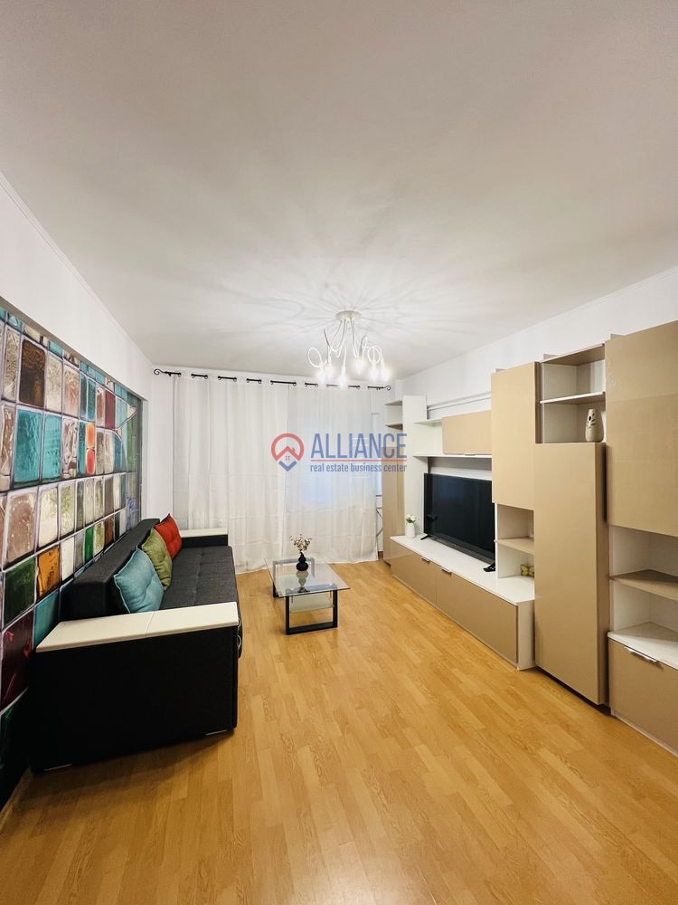 Inchiriere apartament Capitol de 2 camere/ termen lung / centrala proprie - Imagine principala