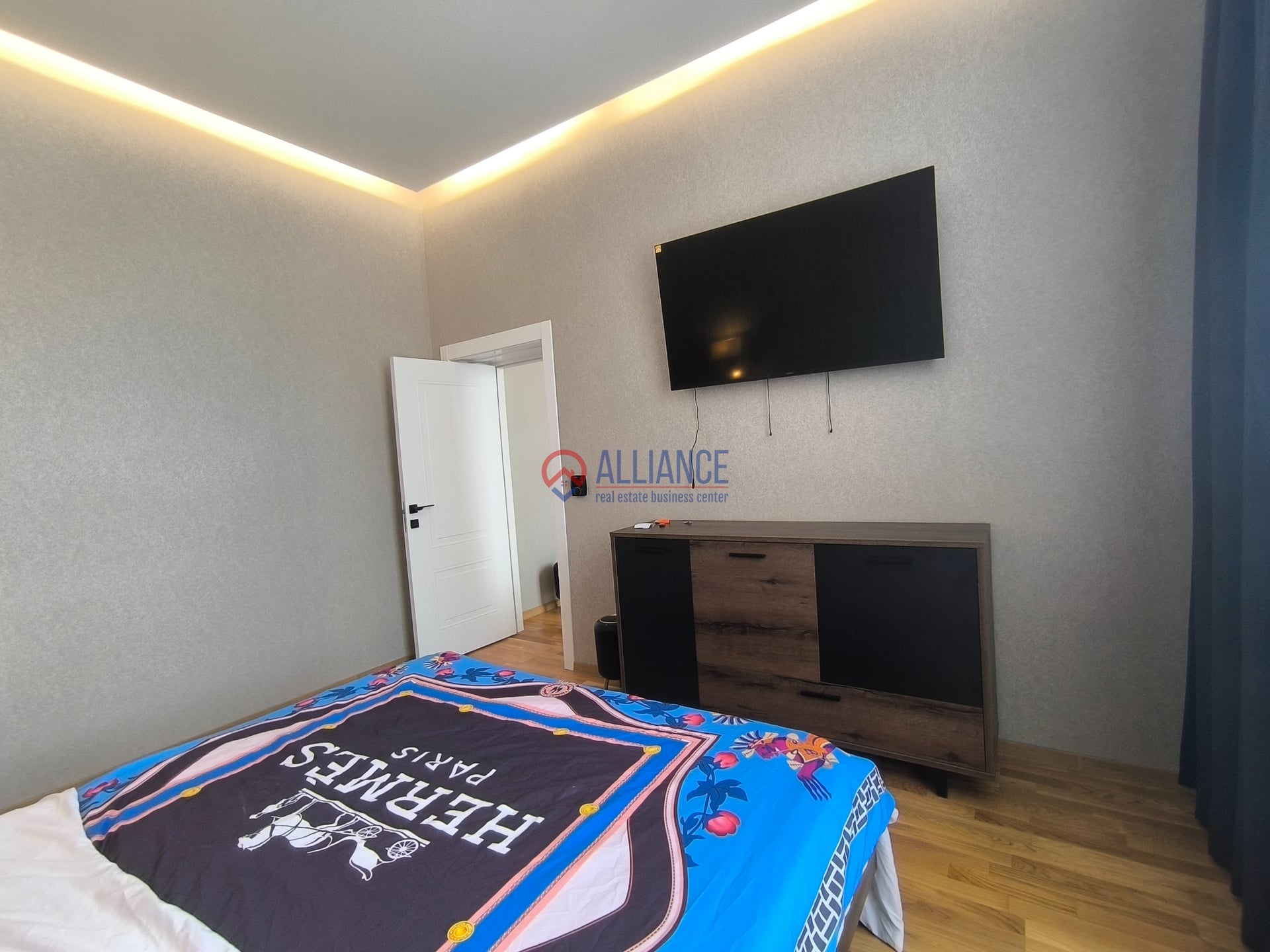 CENTRU HOTEL GRAND- Cladire de birouri emblematica ! - foto 28