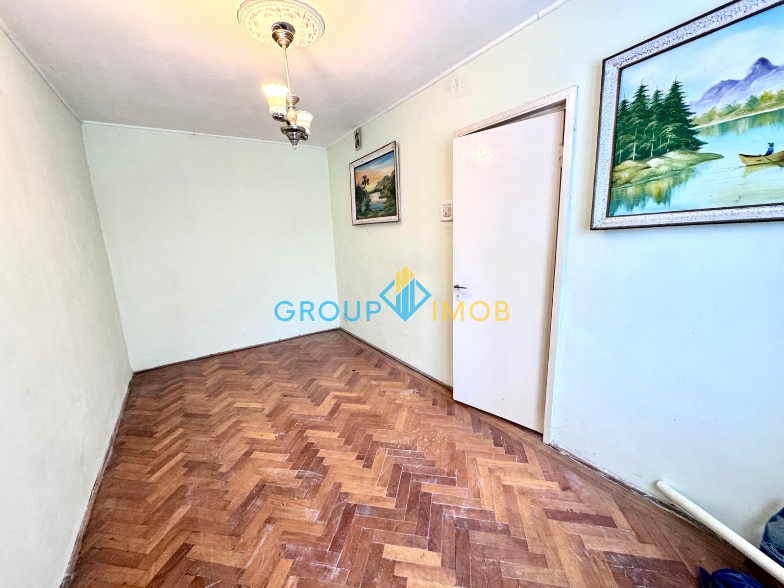 Apartament 2 camere, etaj 1/4, cu centrala si balcon, Narcisa, Bacău