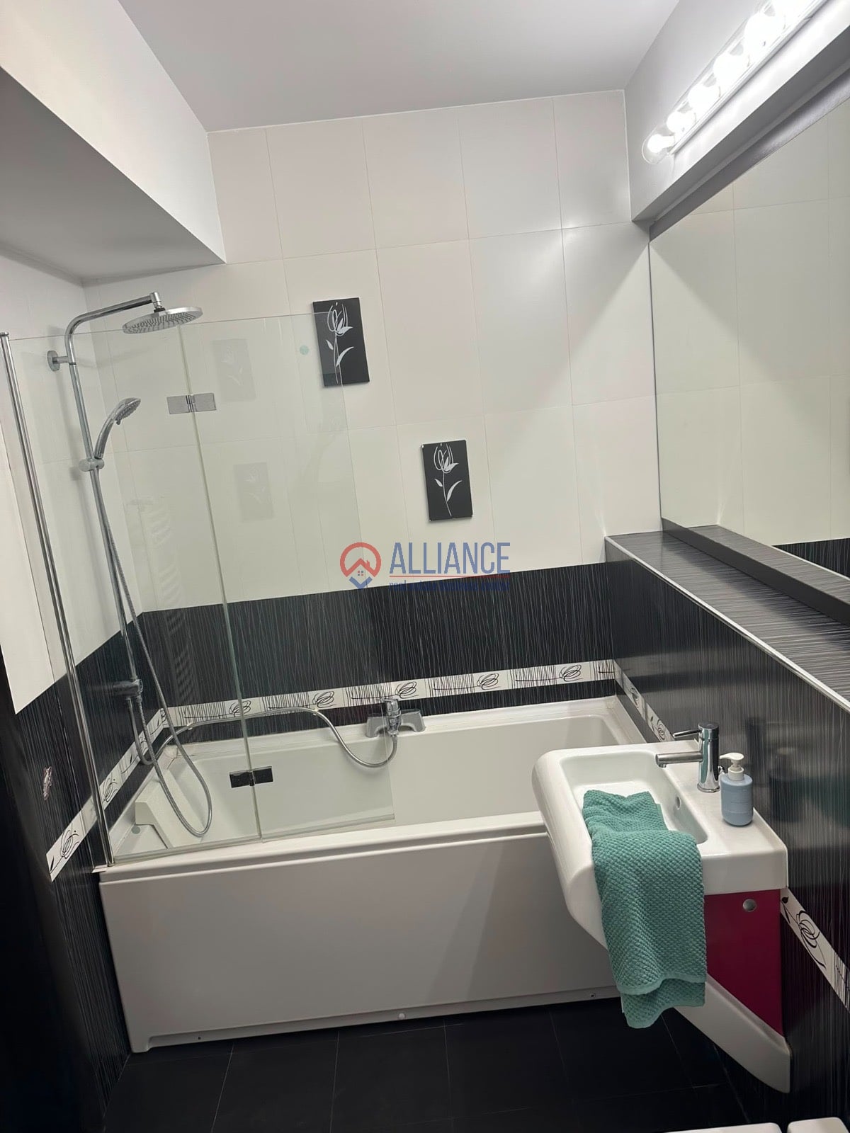 Apartament exclusivist de închiriat cu vedere spectaculoasă către Plaja Reyna - foto 7