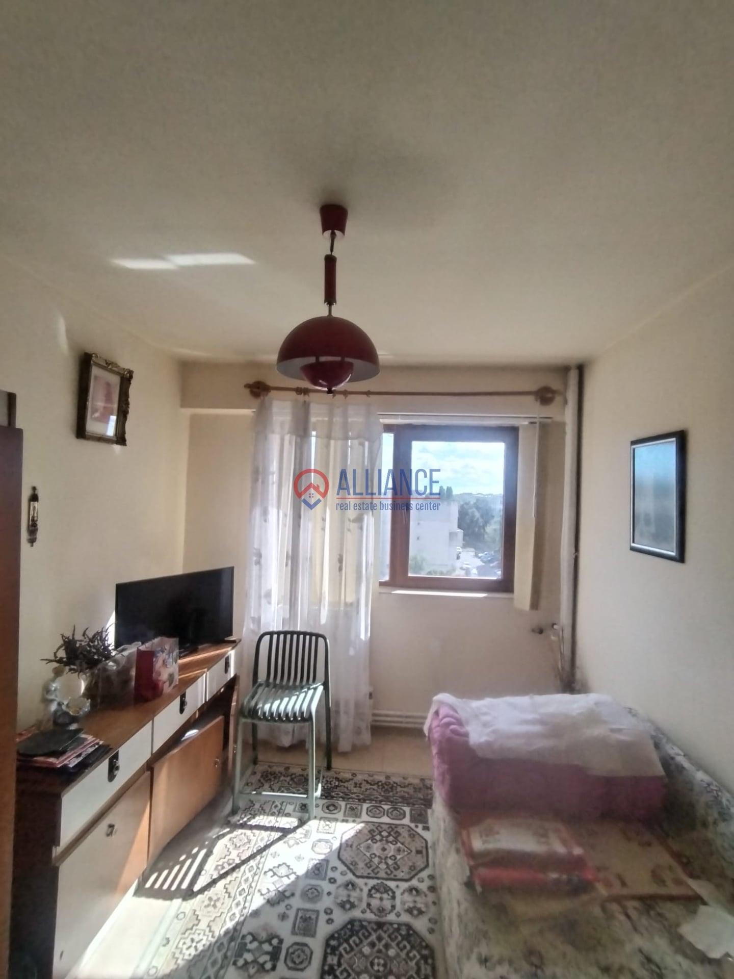 Casa De Cultura-Apartament  cu 4 camere liber - foto 5