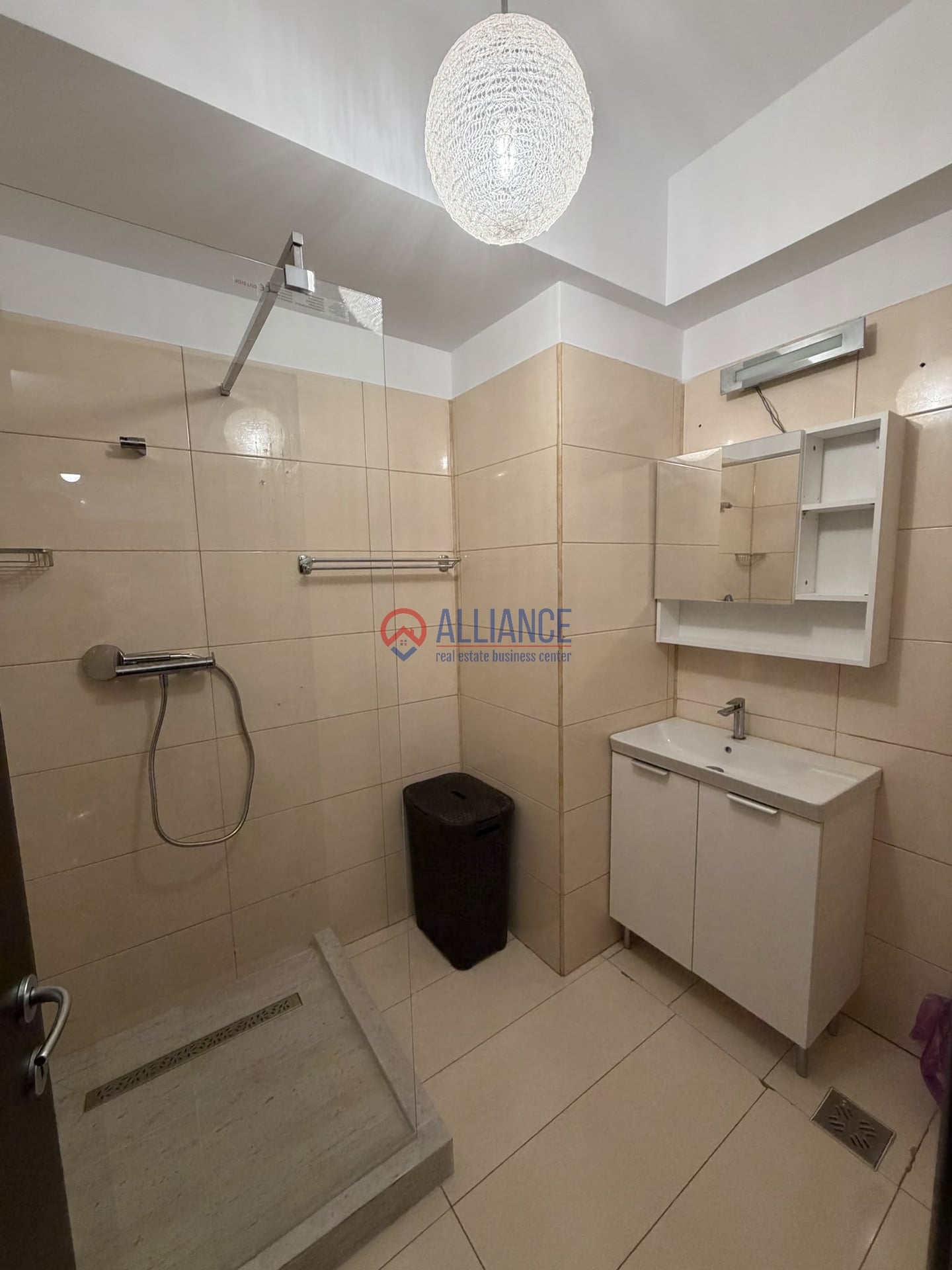 Închiriez apartament 2 cam decomandat 69 mp, I C Brătianu - foto 10