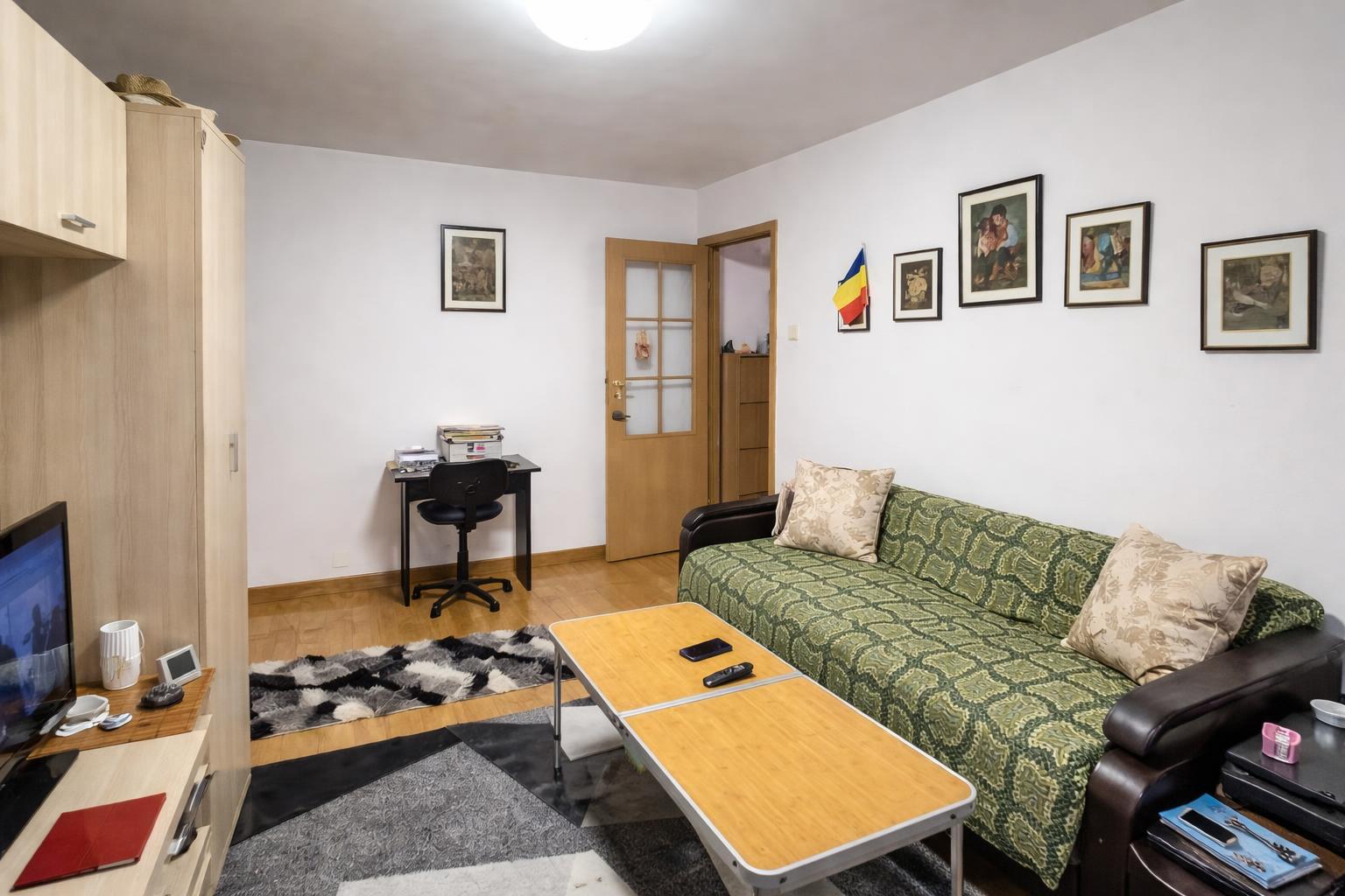 INEL I - GALERIILE SOVEJA- APARTAMENT CU 2 CAMERE MOBILAT CENTRALA GAZE