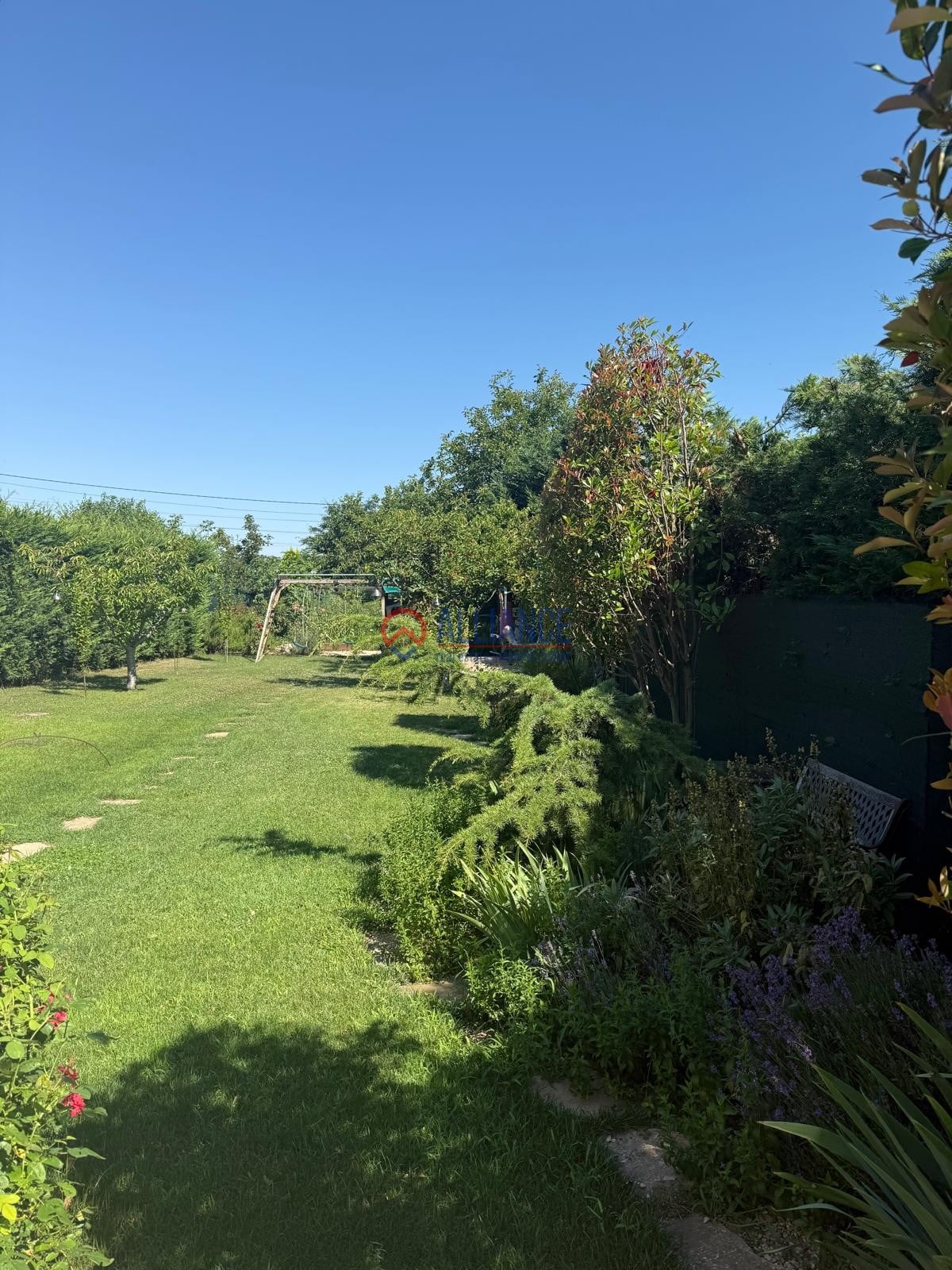 Vilă P+1 renovată complet în Cumpăna, teren 800 mp, garaj, șemineu și foișor - foto 4