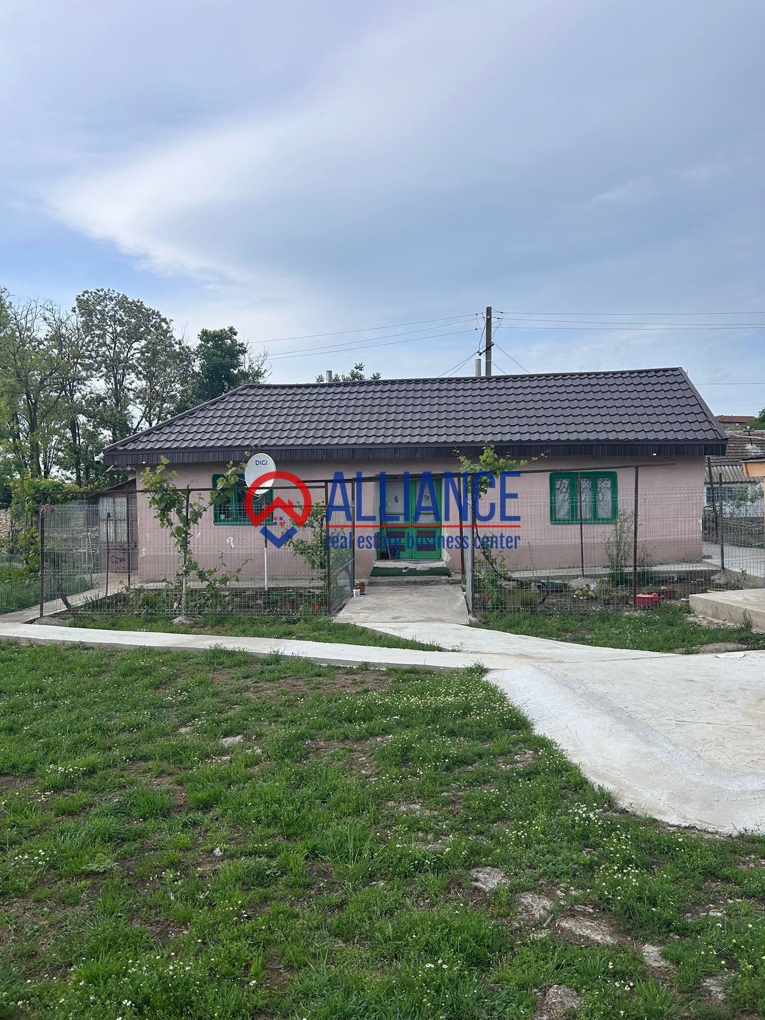 SAT CERCHEZU Casa 4 camere cu gradina!