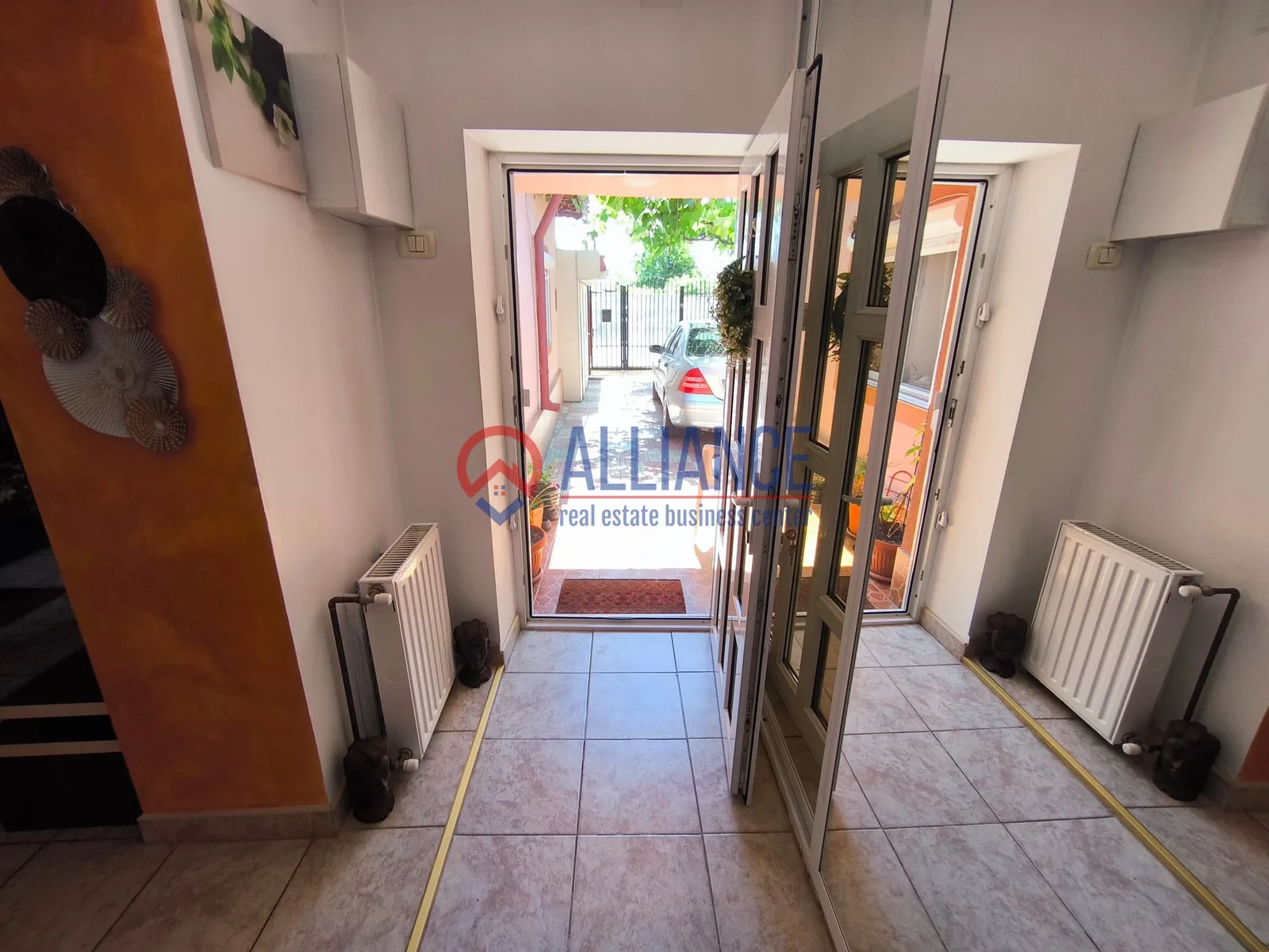 VIILE NOI - casa cu o curte generoasa disponibila imediat - foto 15