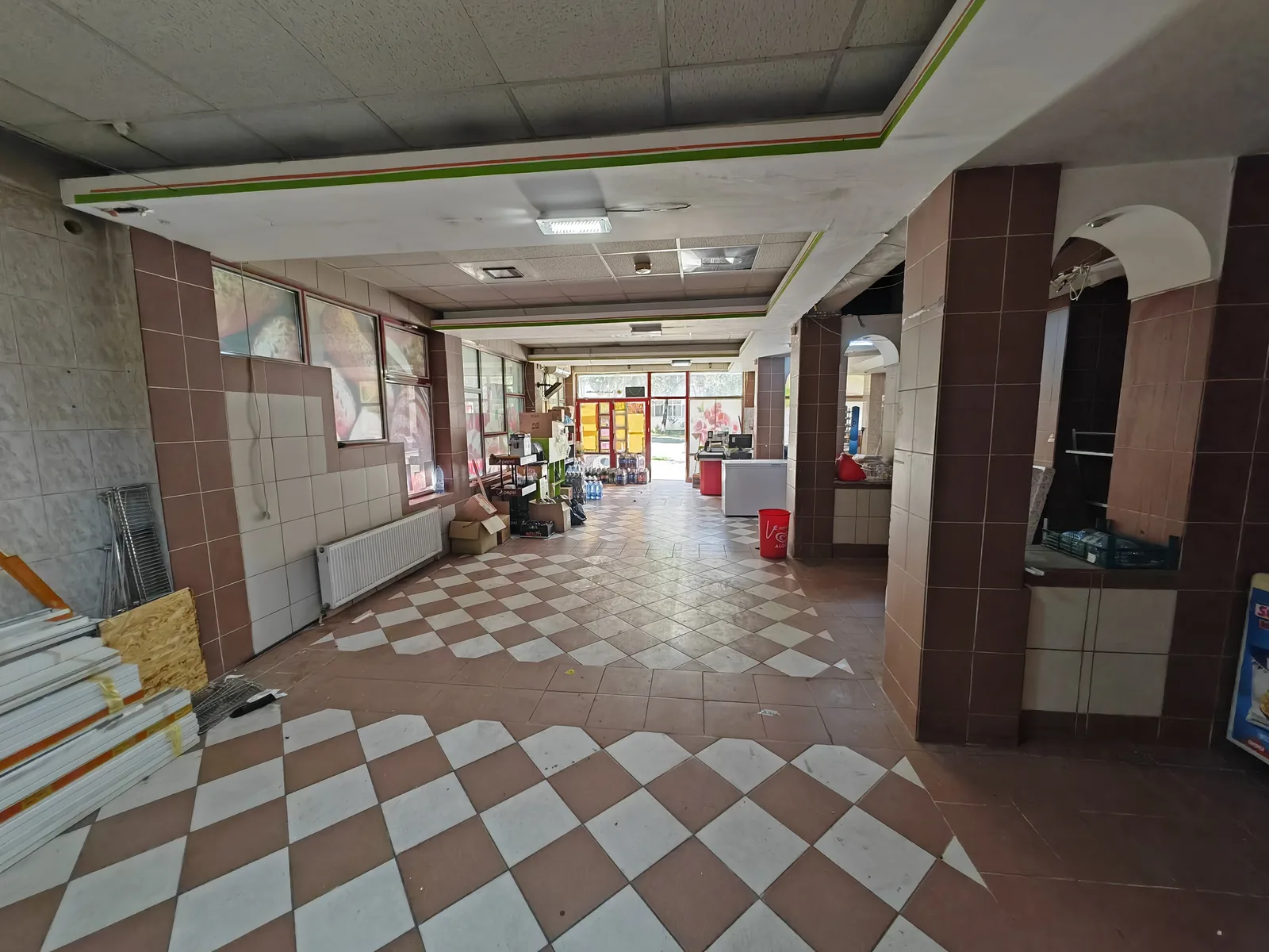 Spatiu multifunctional generos, zona Republicii