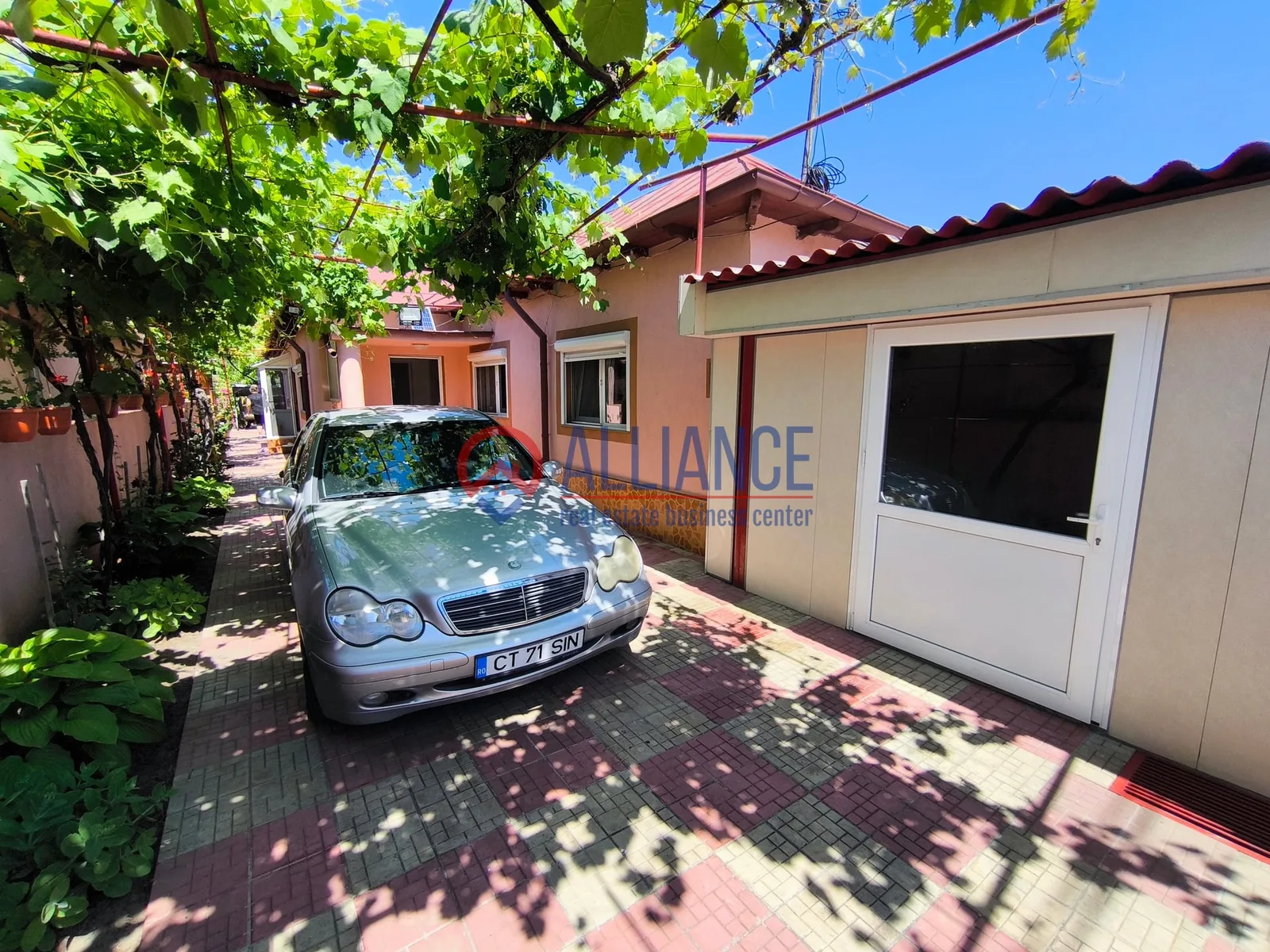 VIILE NOI - casa cu o curte generoasa disponibila imediat - foto 17