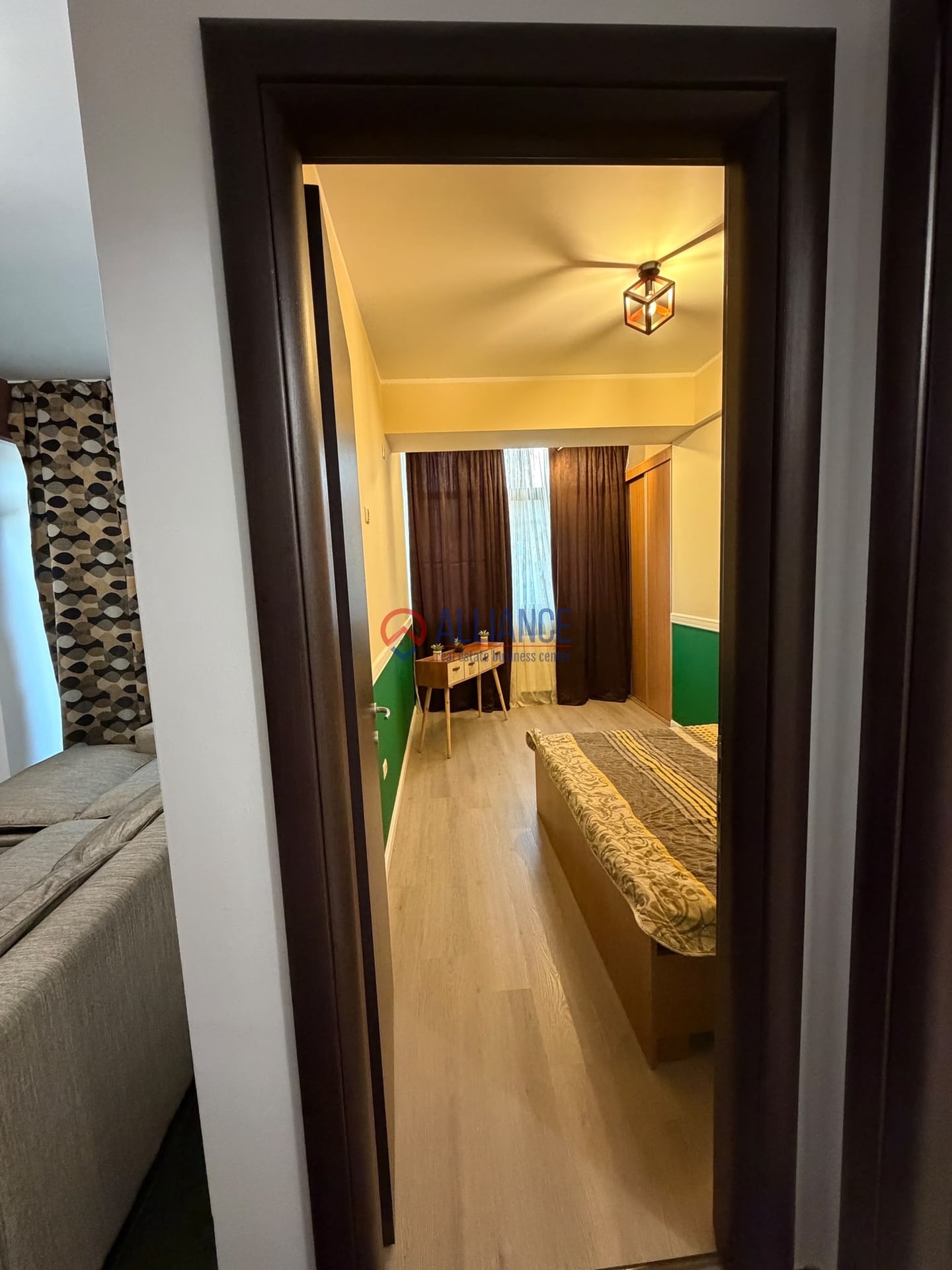 Închiriez apartament 2 cam decomandat 69 mp, I C Brătianu - foto 9