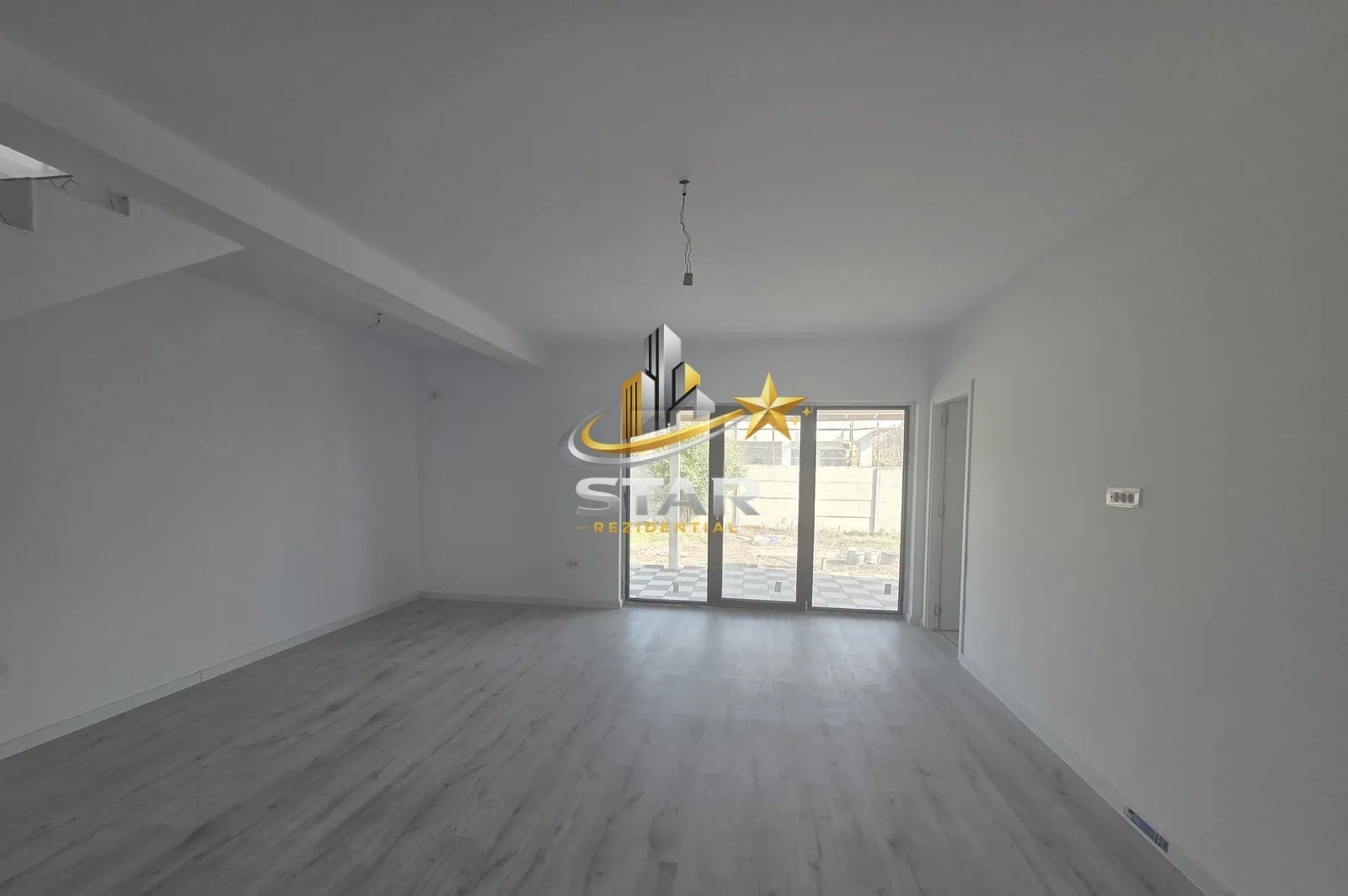 Casă cu 5 camere, Țegheș, 460 mp teren, curte amenajată, construită 2025 - foto 18