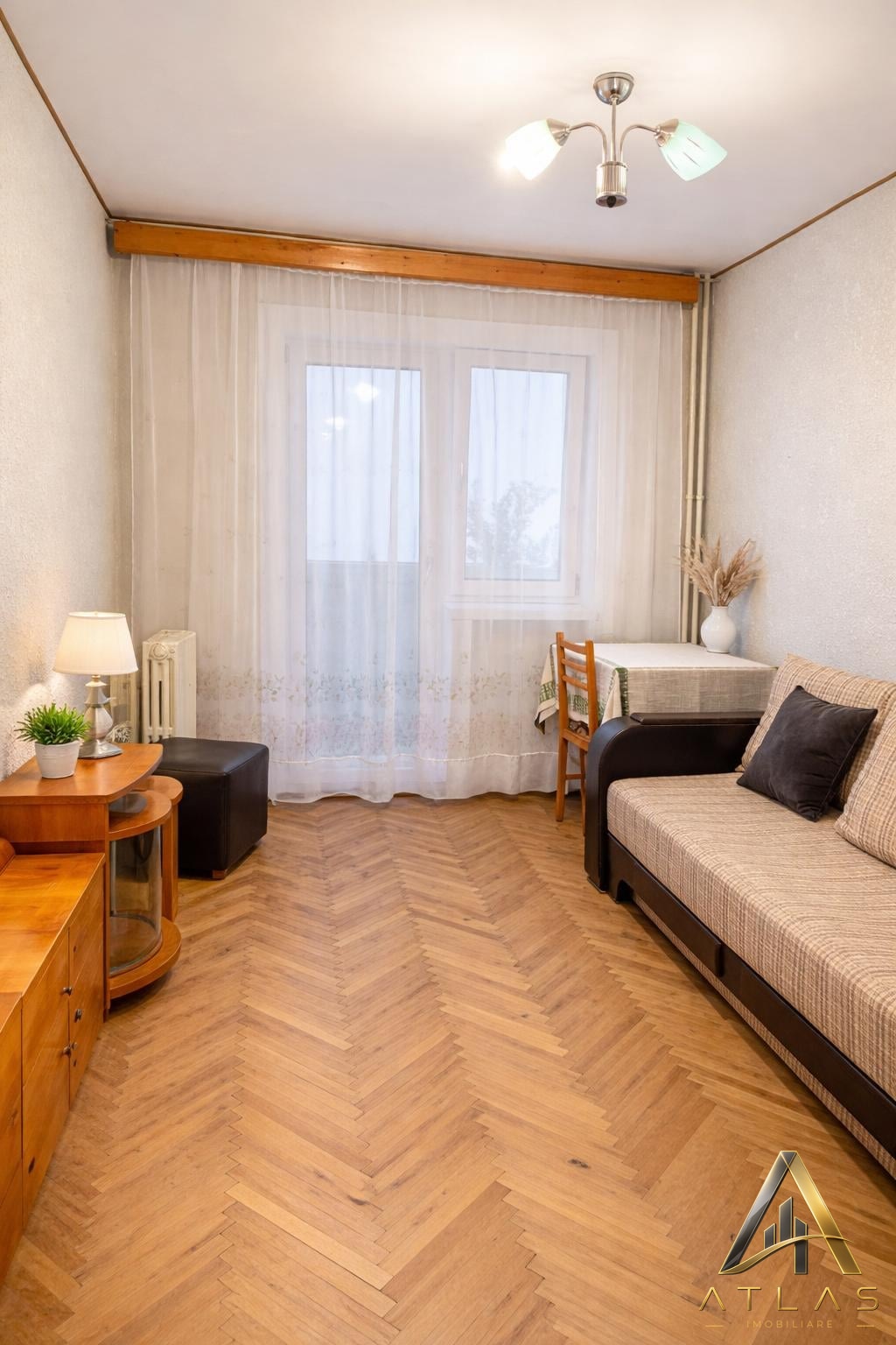 Apartament 3 camere decomandat de vânzare în George Enescu – etaj 2, boxă 9 mp, 