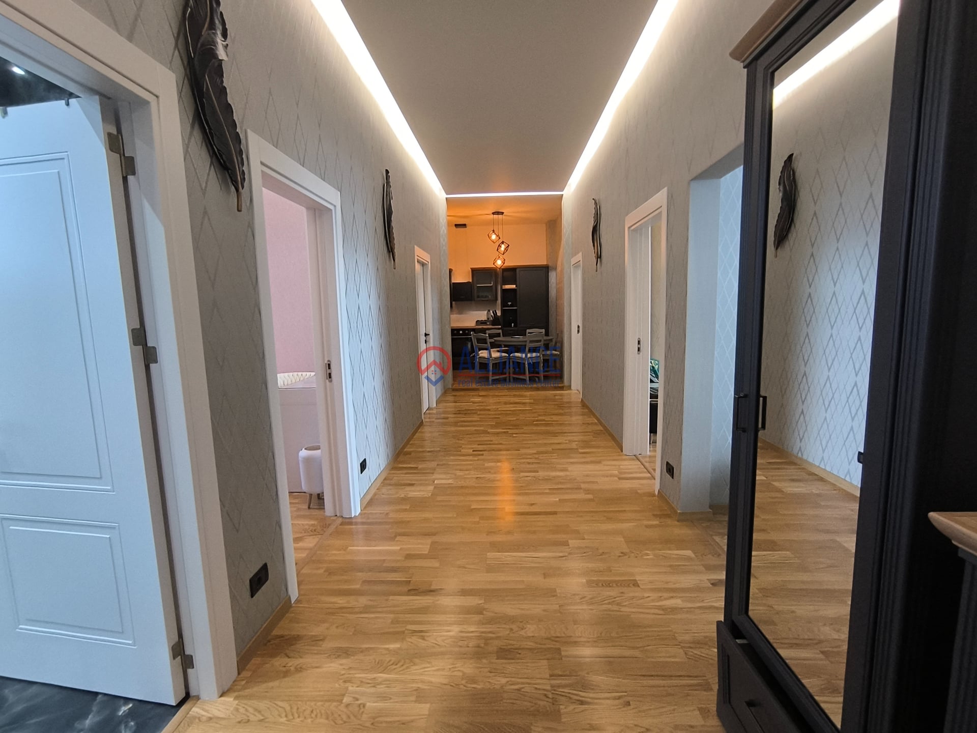 CENTRU HOTEL GRAND- Cladire de birouri emblematica ! - foto 22