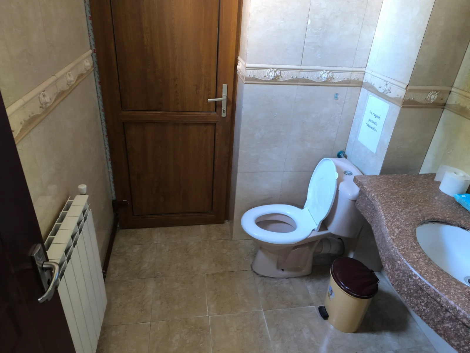 CENTRU TOMIS MALL - Birouri mobilate si cu cheltuieli incluse ! - foto 9