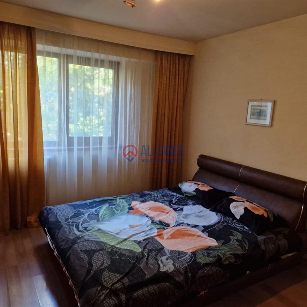 Inchiriez apartament 3 camere decomandat - foto 4