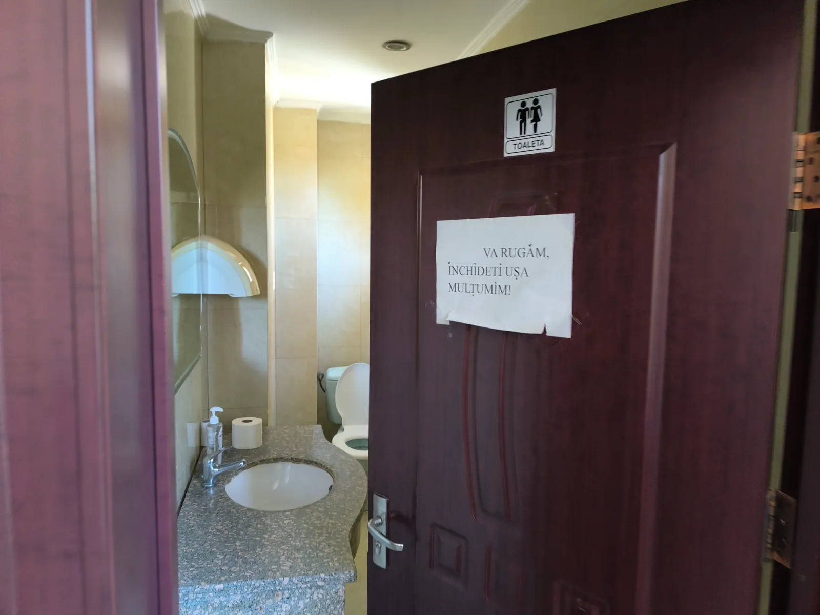 CENTRU TOMIS MALL - Birouri mobilate si cu cheltuieli incluse ! - foto 32