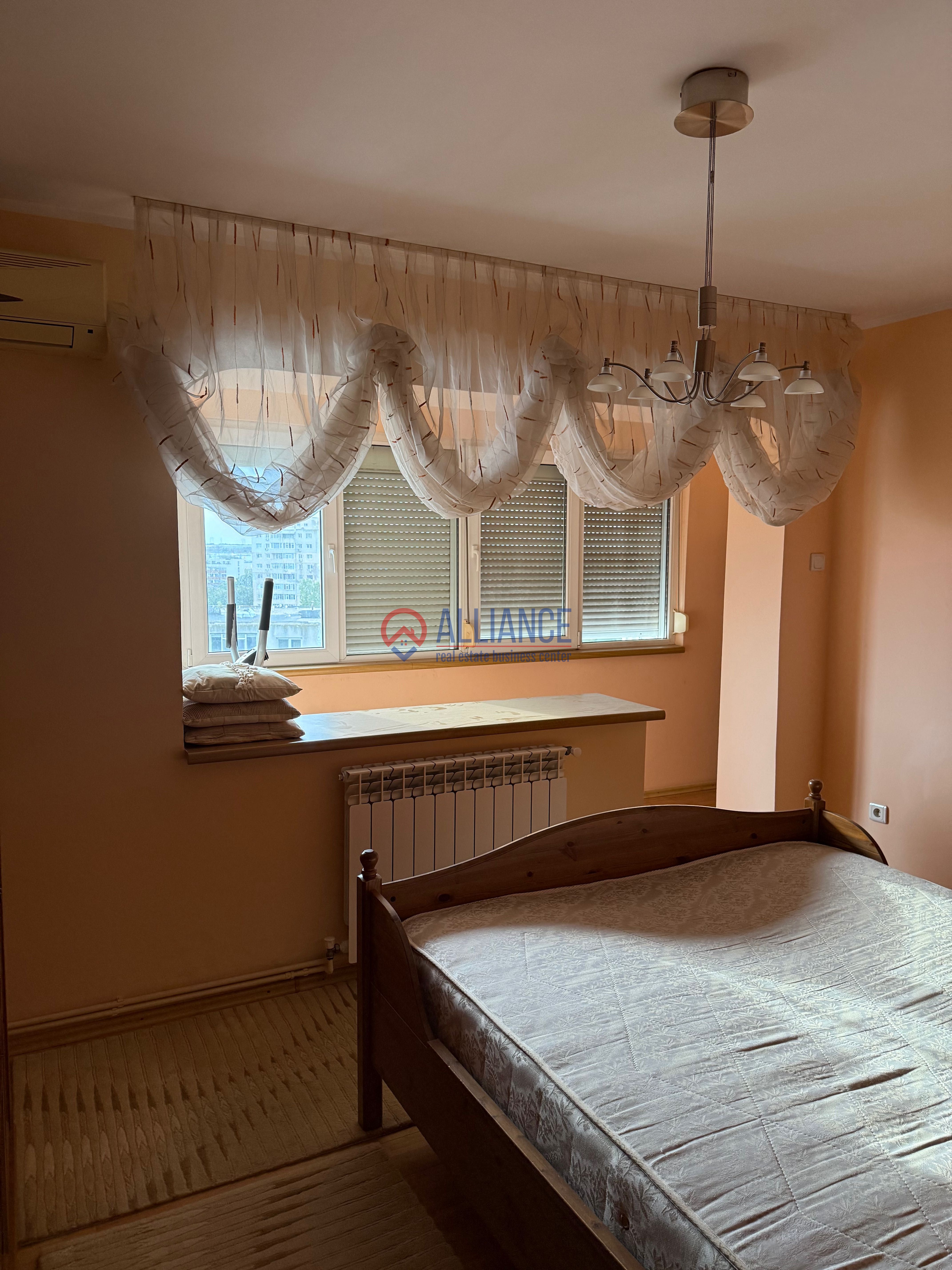 Închiriere apartament 3 camere - foto 4