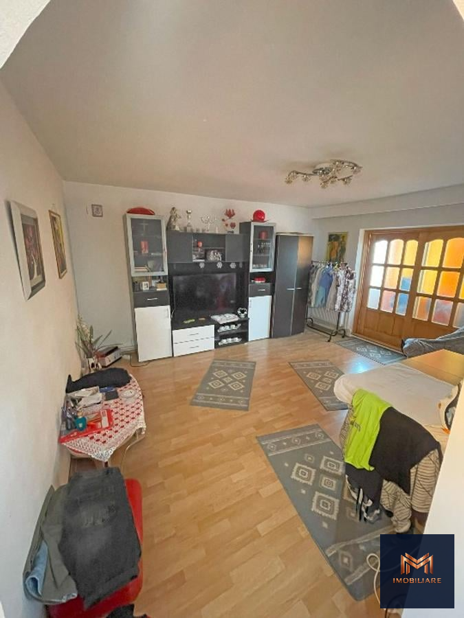 Apartament 3 camere,decomandat,ultimul etaj, zona Primaverii_Capat 1