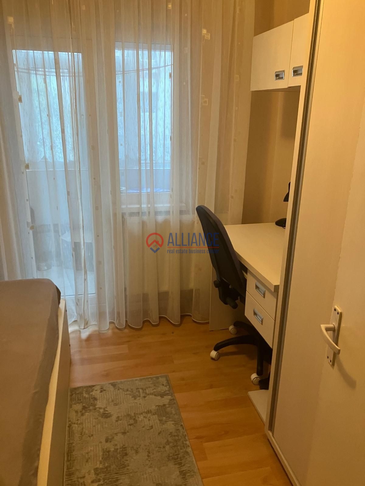 Inchiriez  apartament 3 camere/ Inel 2 - Imagine principala
