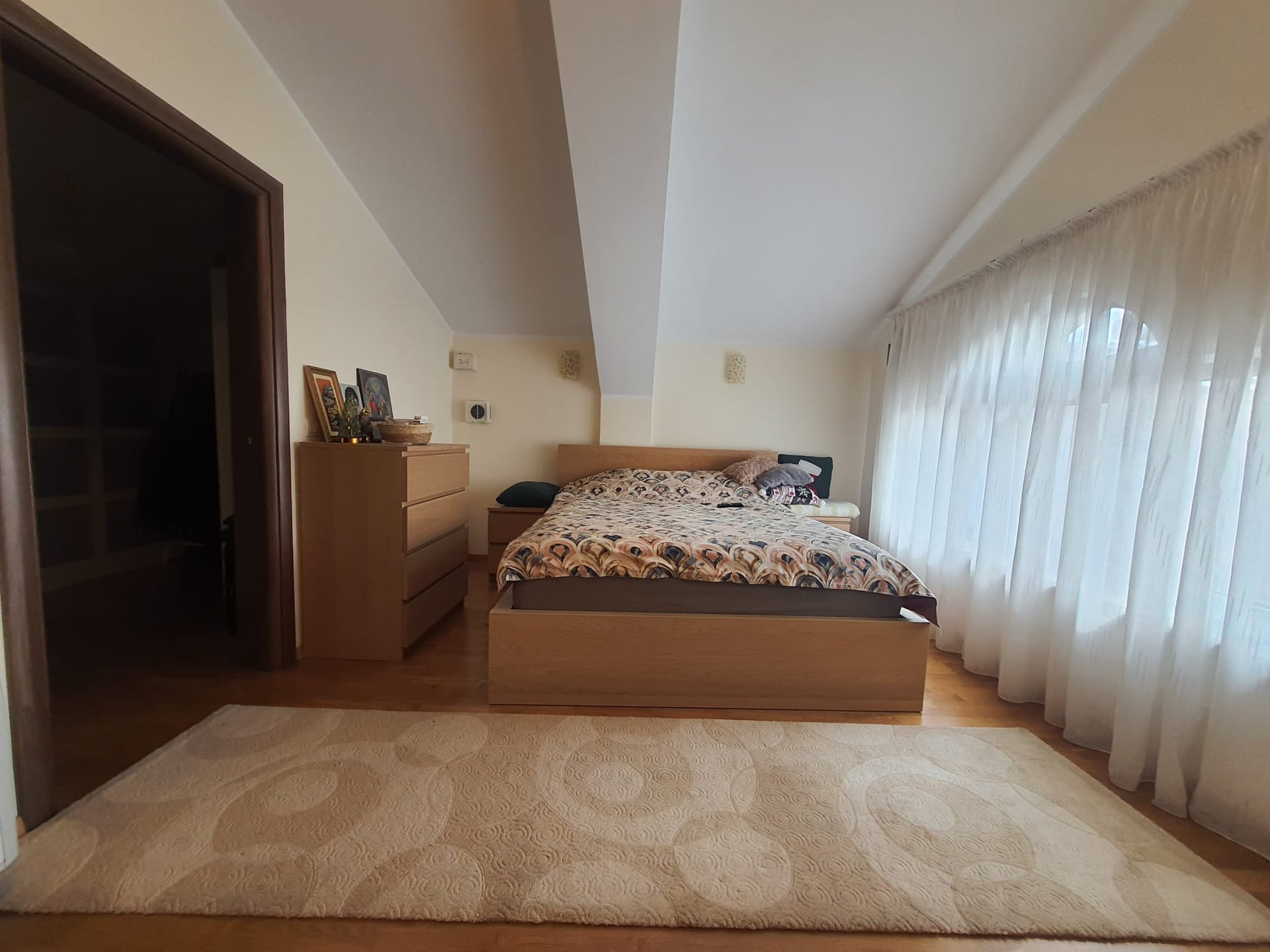 COMPOZITORI-VILA 5 CAMERE D+P+1 MOBILATA SI UTILATA POMPA CALDURA