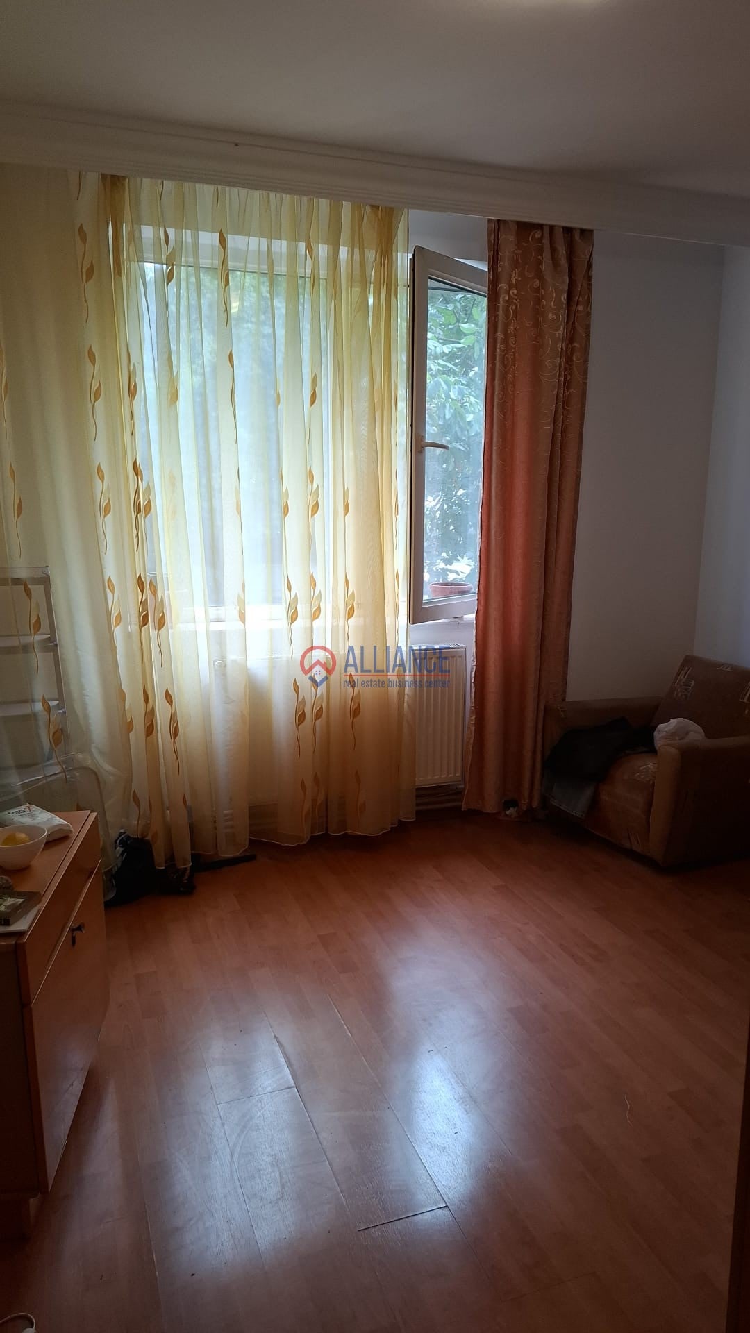 Apartament 2 camere în Tomis II, etaj 2, balcon și centrală proprie - foto 2