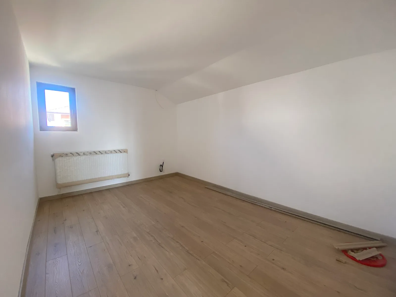 VALU LUI TRAIAN(COD 07) -Casa P+M 5 camere cu teren de 300 mp - foto 12