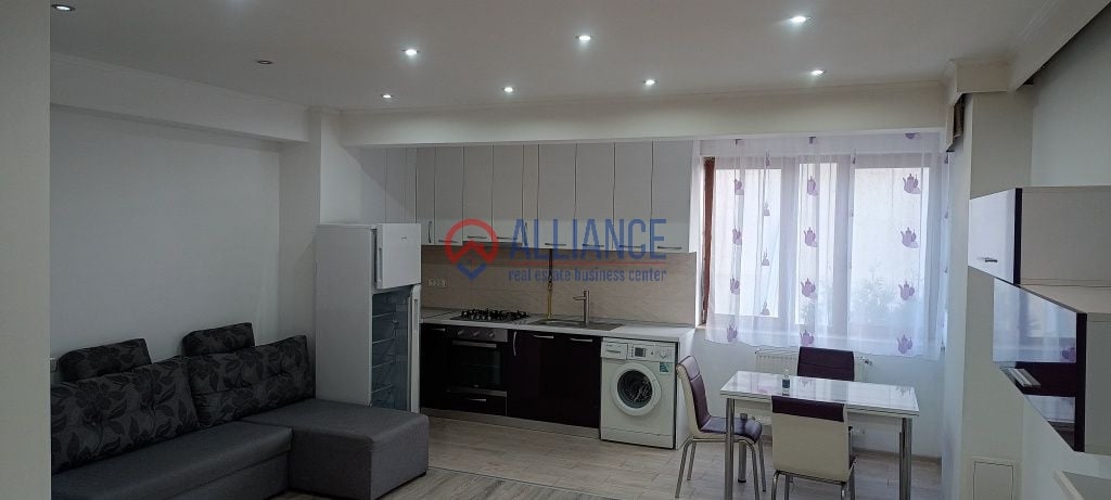 Inchiriez apartament camere decomandate zona compozitori - Imagine principala