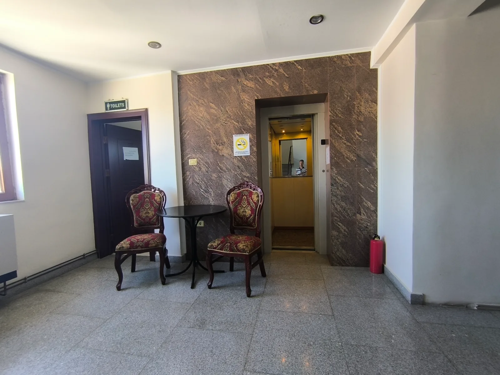 CENTRU TOMIS MALL - Birouri mobilate si cu cheltuieli incluse ! - foto 10