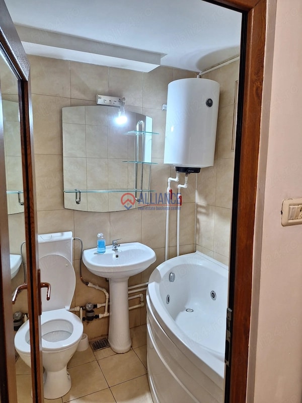 Închiriez apartament 2 camere, Tomis Nord - foto 2