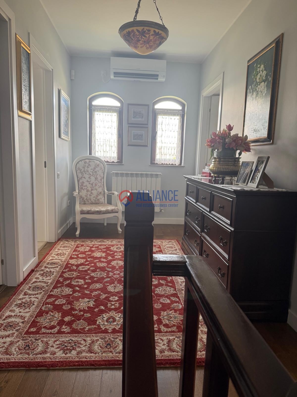 Vilă P+1 renovată complet în Cumpăna, teren 800 mp, garaj, șemineu și foișor - foto 18