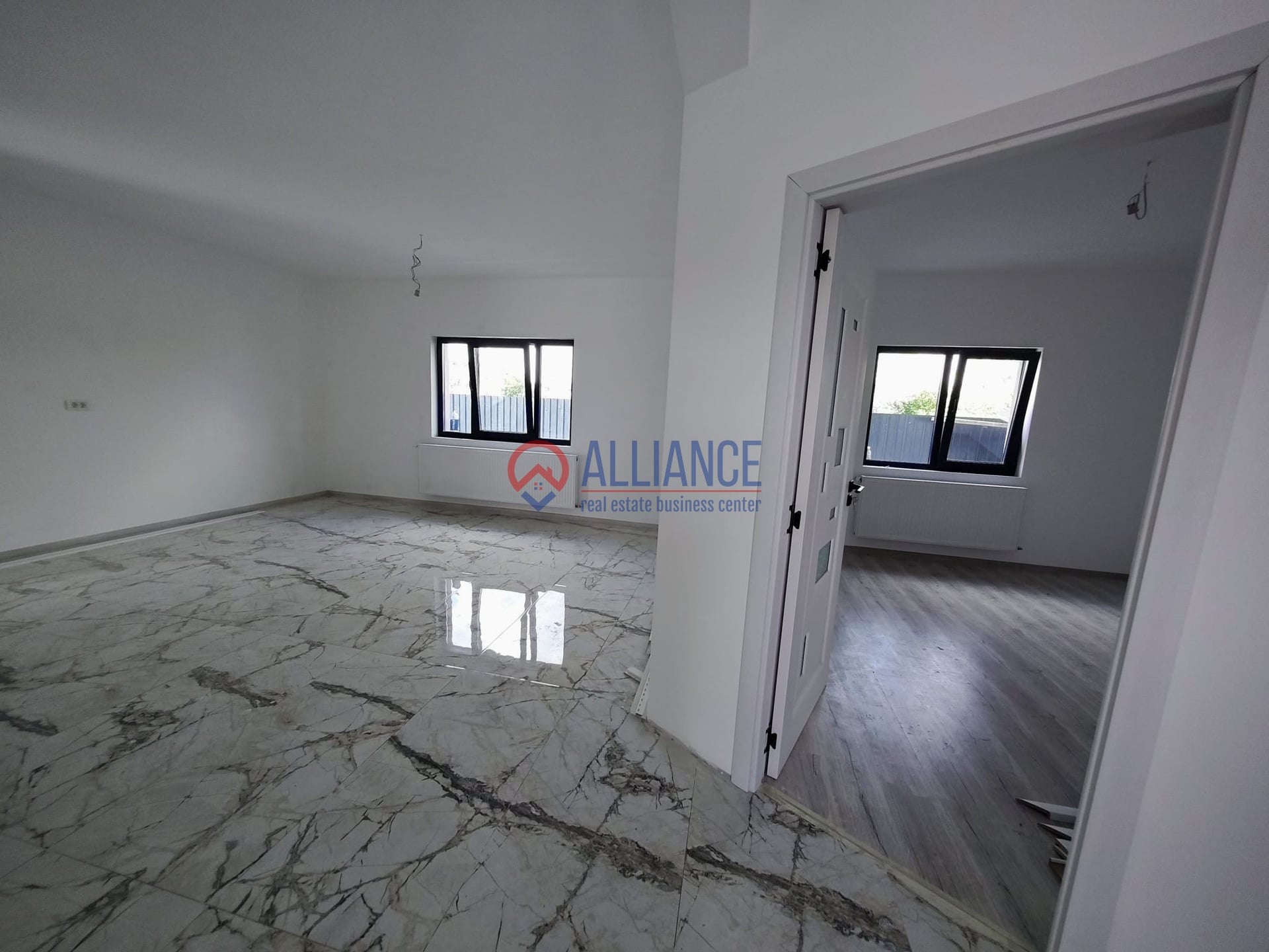 Valu lui Traian - Casă 3 camere teren 411 mp - foto 3