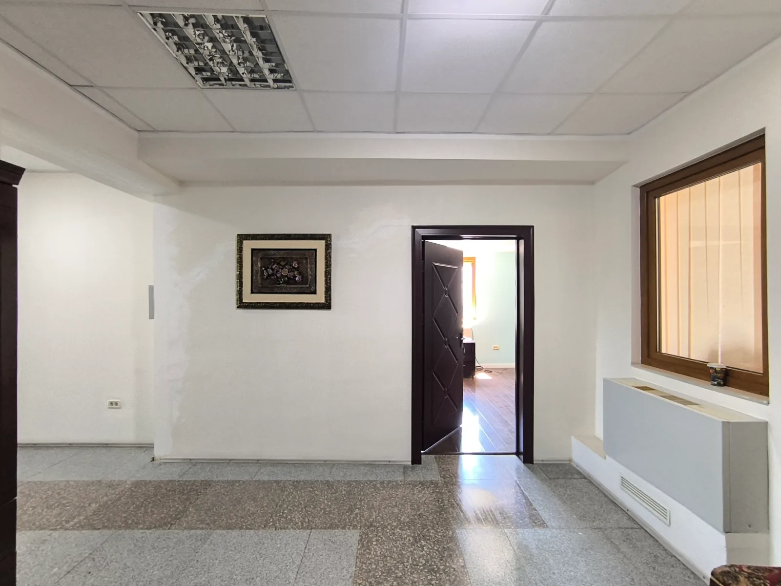 CENTRU TOMIS MALL - Birouri mobilate si cu cheltuieli incluse ! - foto 18