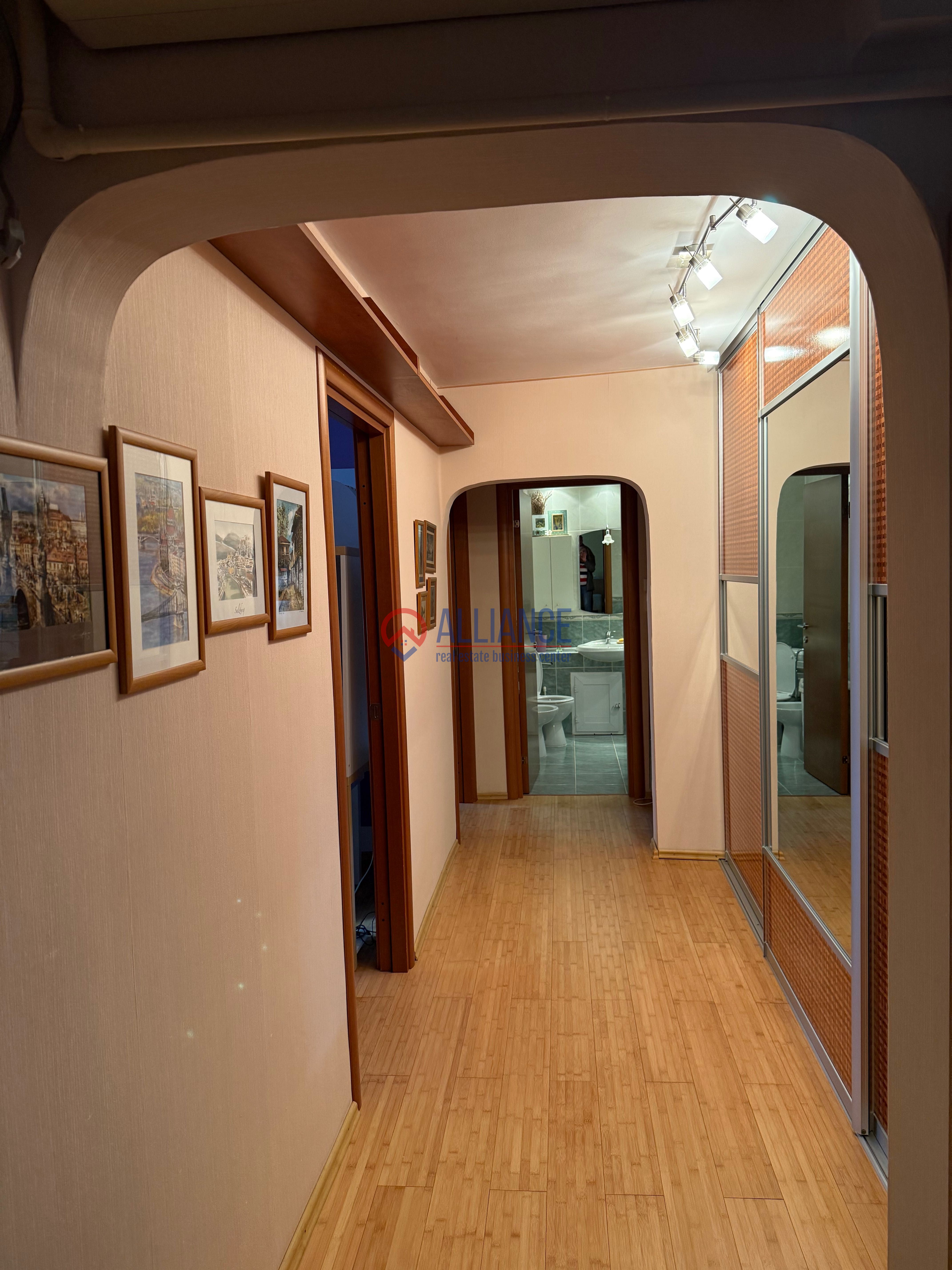 Închiriere apartament 3 camere - Imagine principala