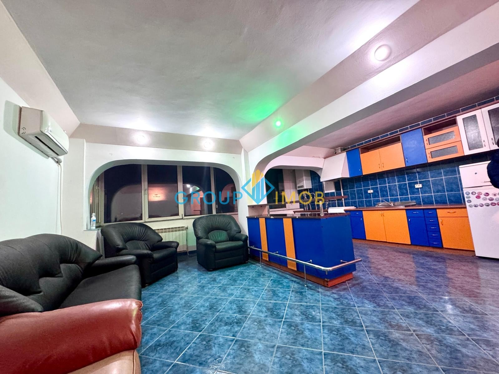 Piața Centrală, Bloc 1985, Apartament 3 cam, decomandat, 80mp, Investiție!
