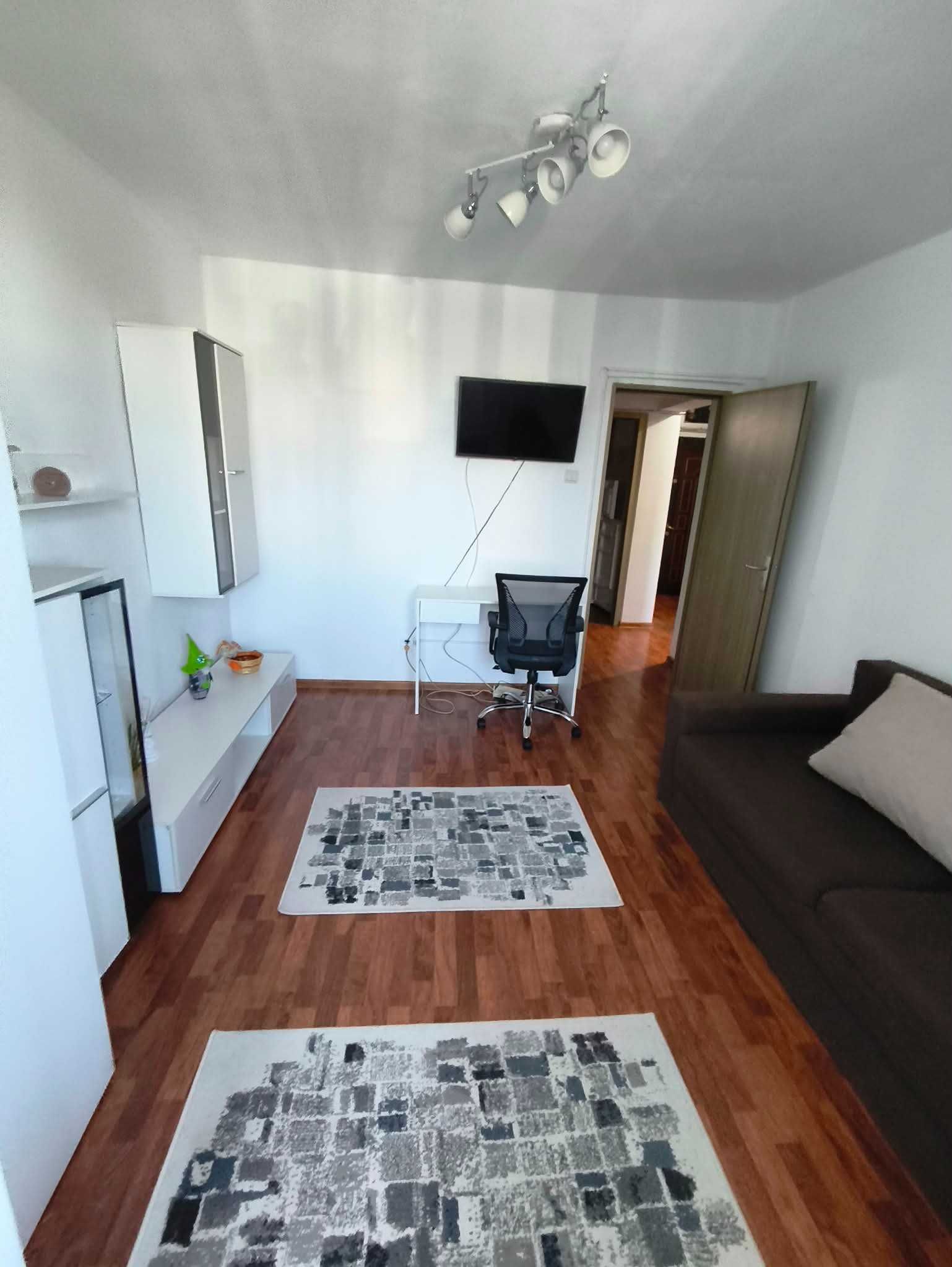 Închiriez apartament/Tomis Nord/380 e - foto 5
