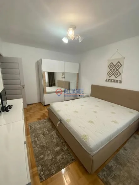 Inchiriez un apartament cu 3 camere,  Tomis 1, langa Spitalul Judetean Constanta. - foto 4