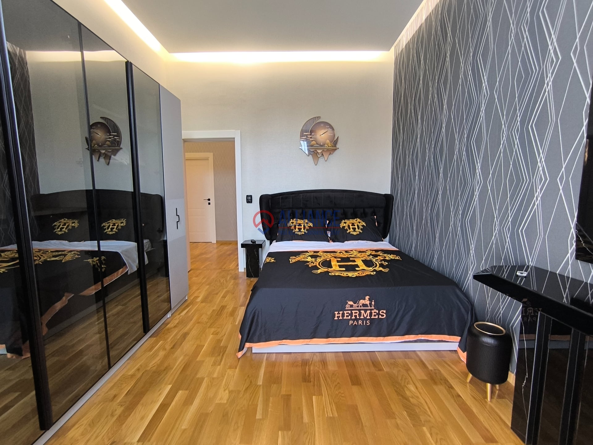 CENTRU HOTEL GRAND- Cladire de birouri emblematica ! - foto 36