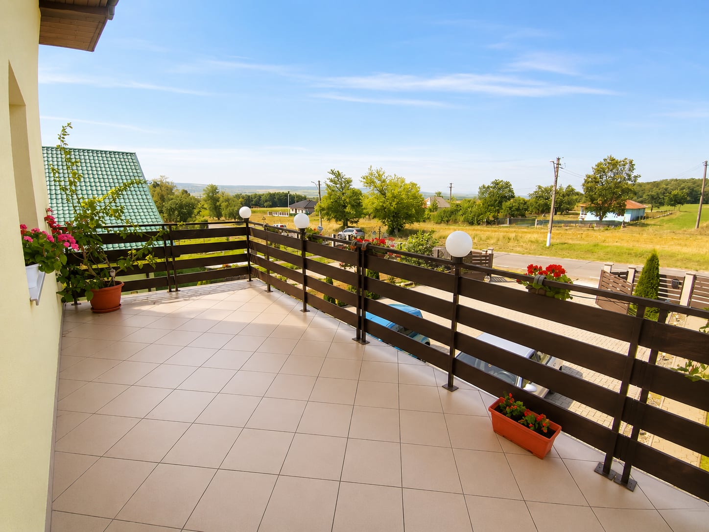 Vilă P+1 de vânzare în Vârfu Câmpului | 1.082 mp teren | Garaj 60 mp - foto 6