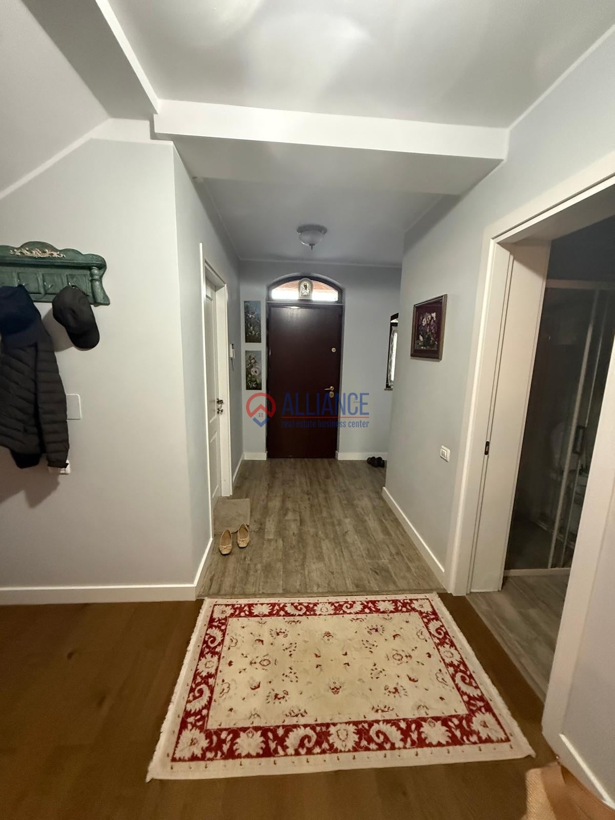 Vilă P+1 renovată complet în Cumpăna, teren 800 mp, garaj, șemineu și foișor - foto 12