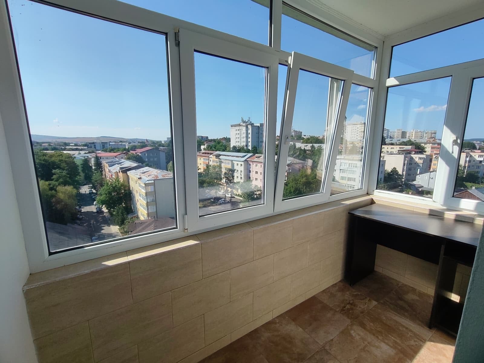 Apartament cu 2 Camere de Vânzare, bloc cu Lift  | Et9 /10 | 77.000Euro - foto 3
